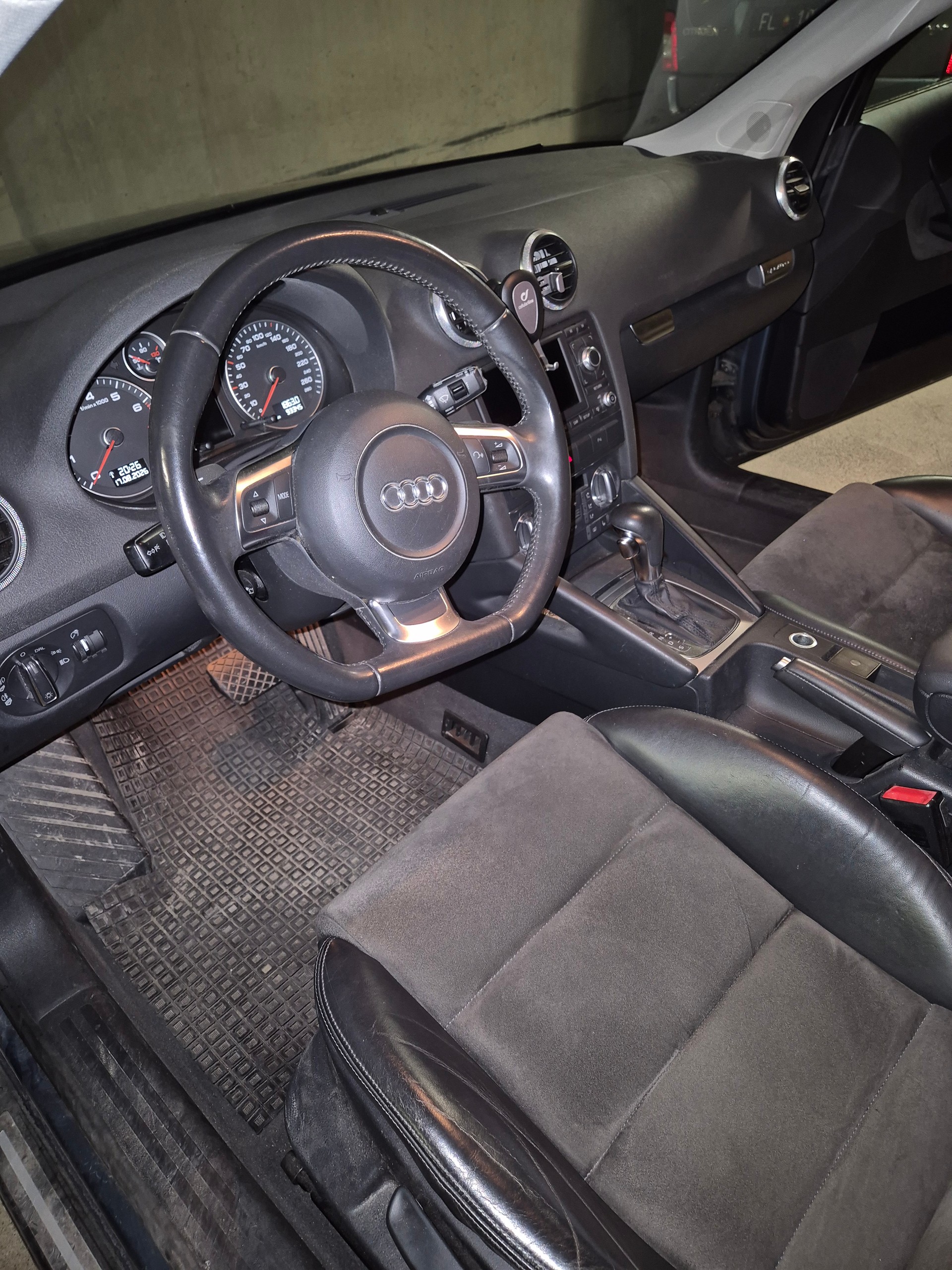 AUDI A3 2.0 T FSI Style quattro S-Tr-image-6