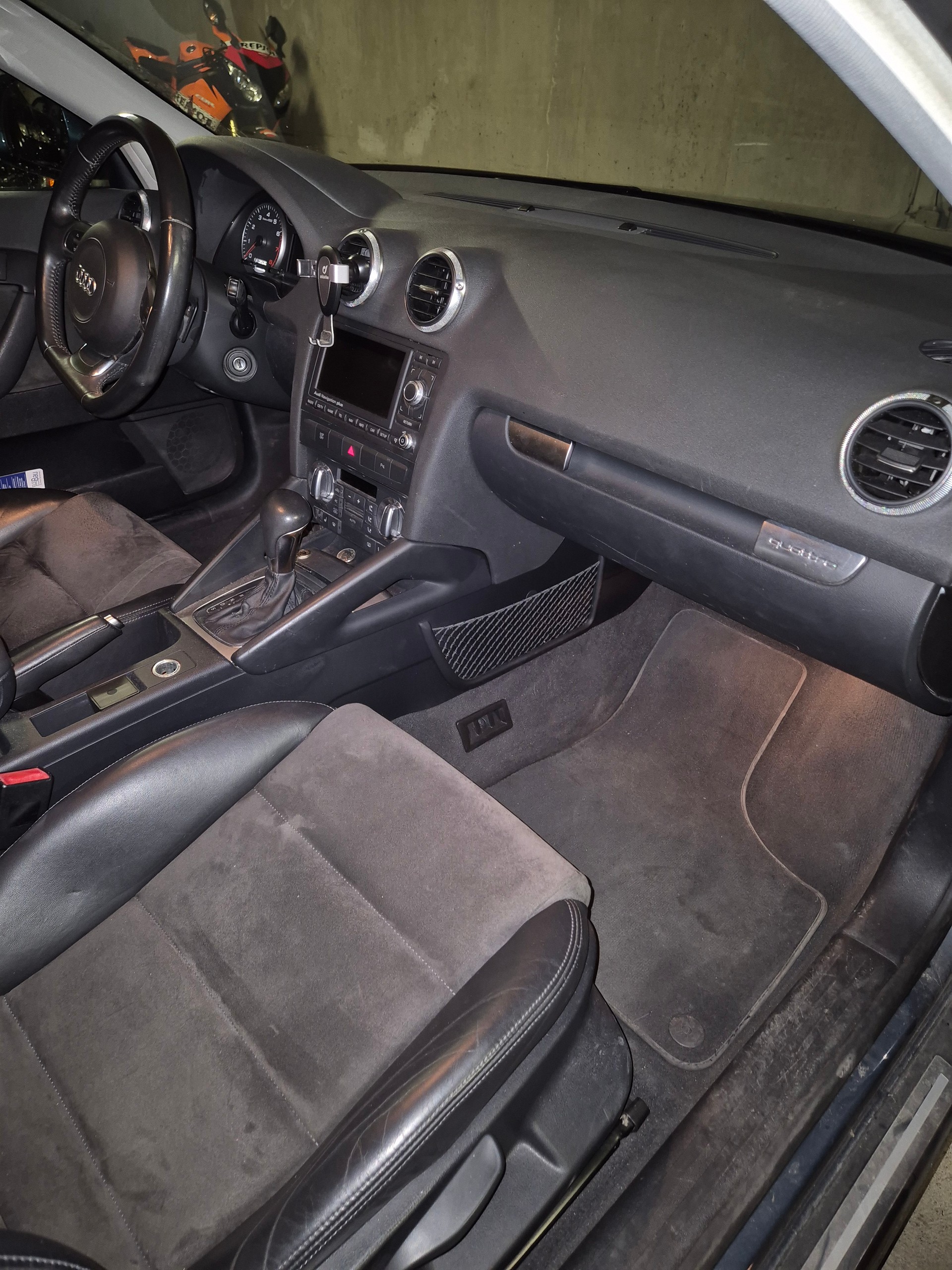 AUDI A3 2.0 T FSI Style quattro S-Tr-image-7