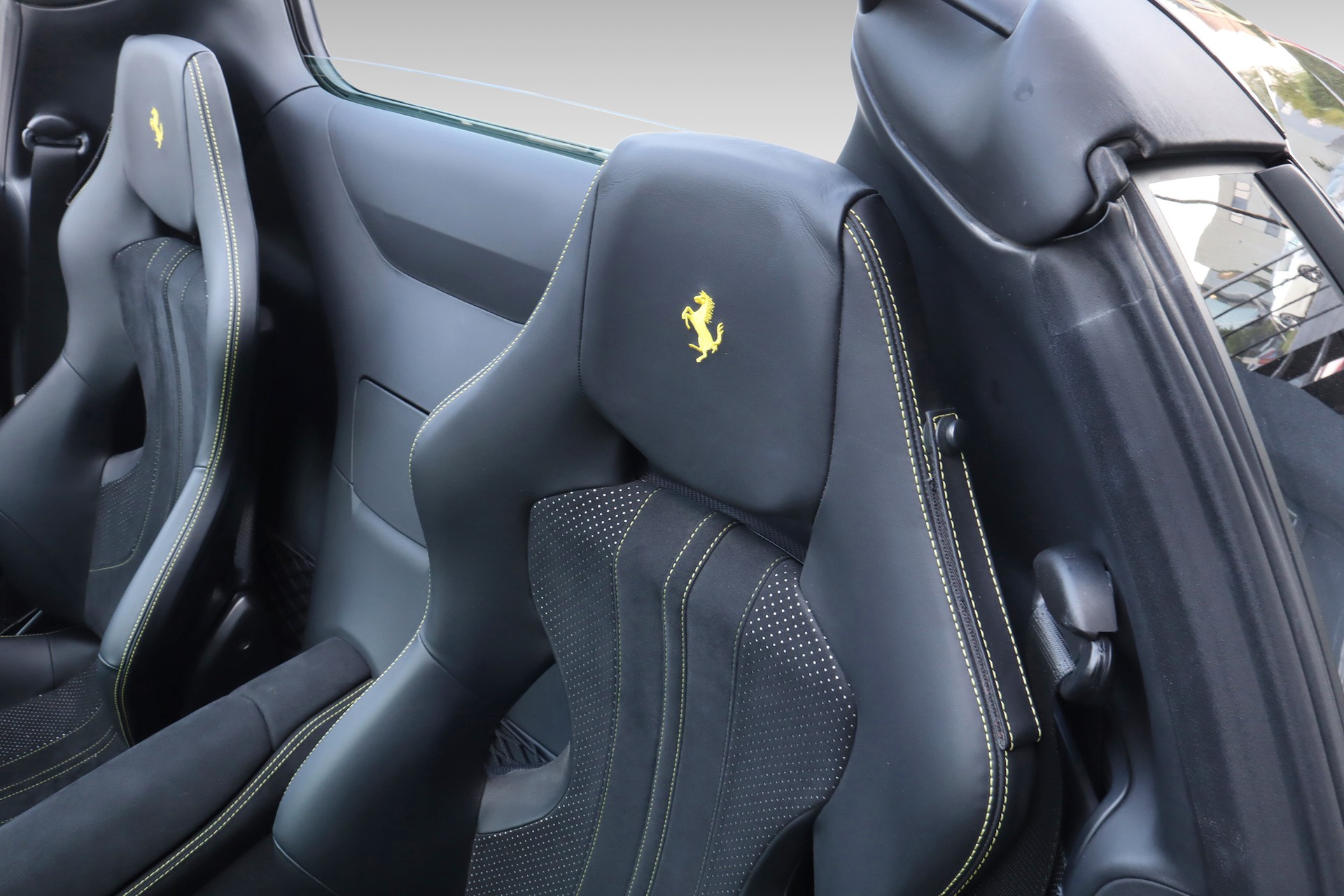 FERRARI 812 GTS-image-13