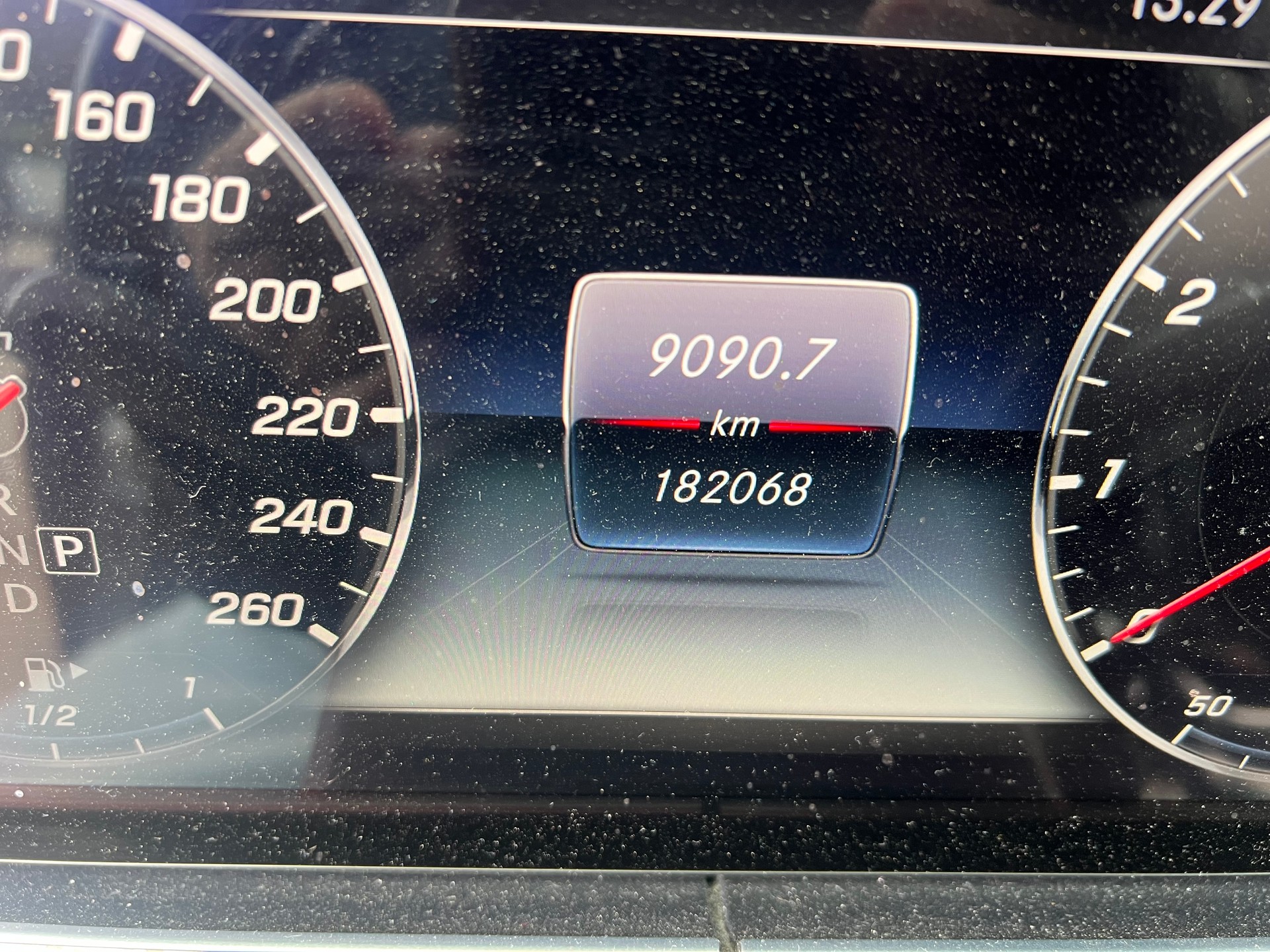 MERCEDES-BENZ E 200 AMG Line 9G-Tronic-image-7