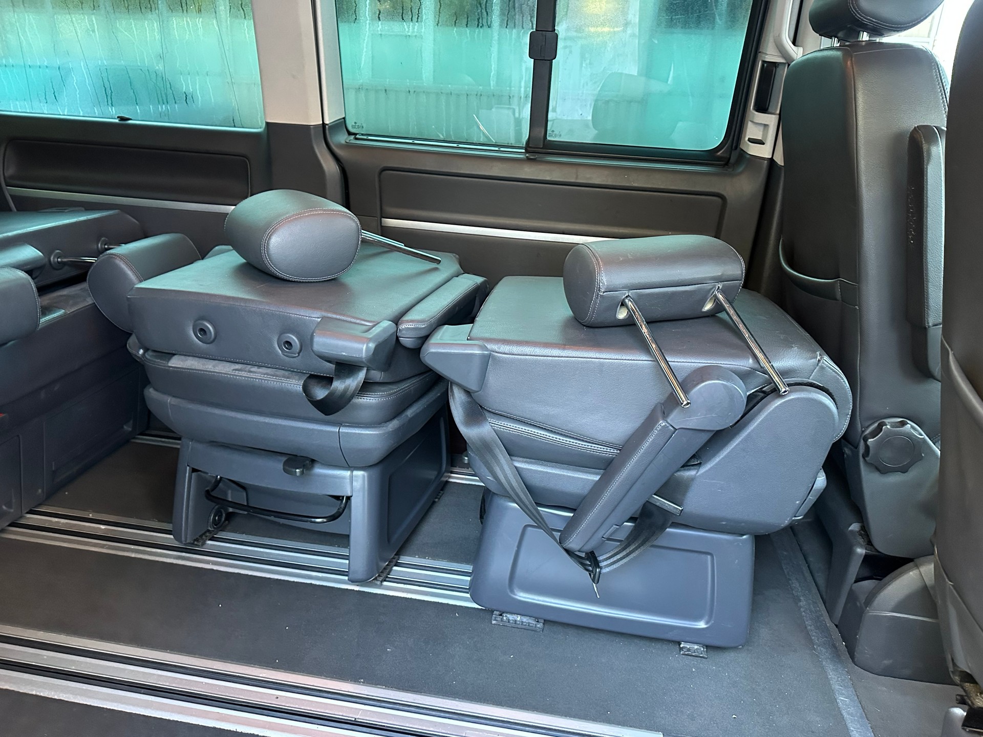 VW T5 Multivan Highline 3.2 V6 4M-image-9