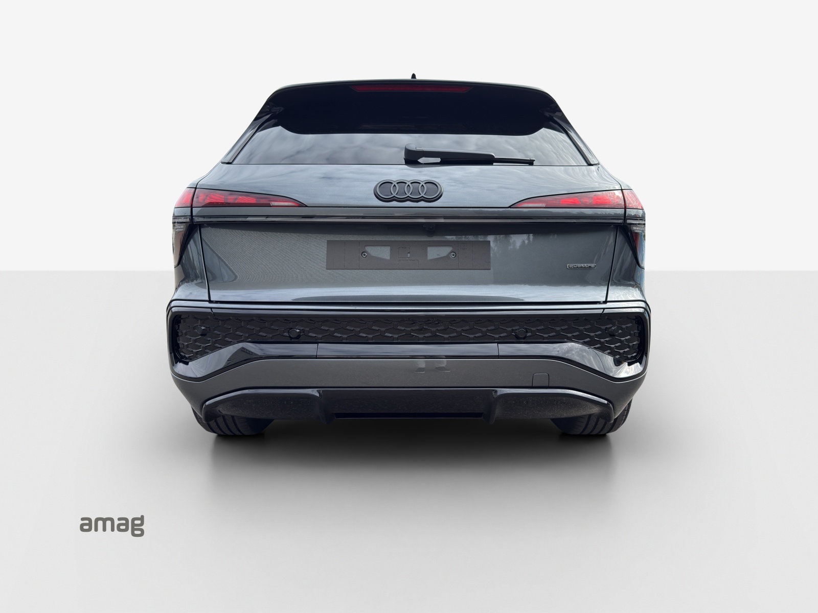AUDI Q3 SUV TFSI quattro 195 kW S tronic-image-3