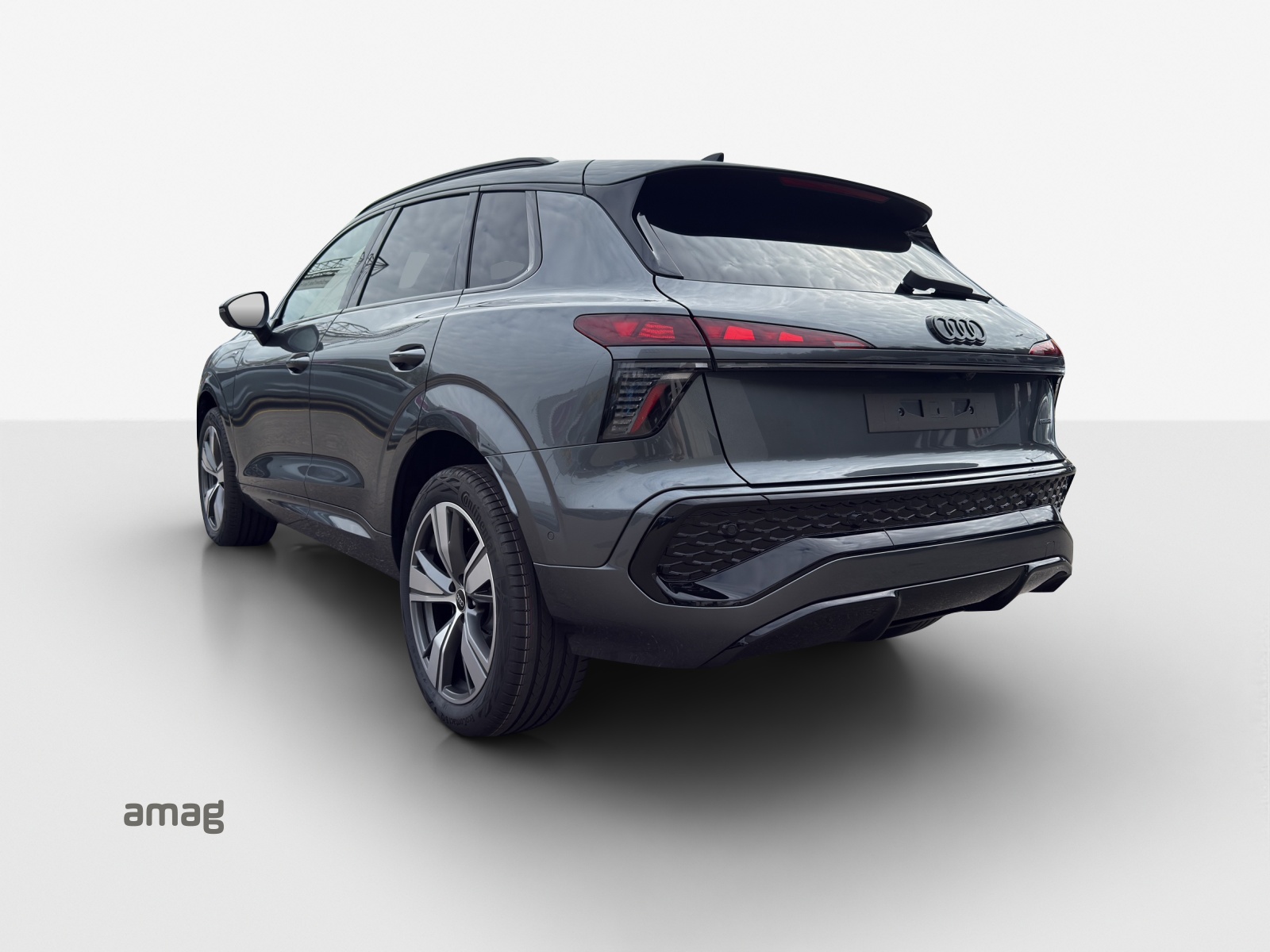 AUDI Q3 SUV TFSI quattro 195 kW S tronic-image-2