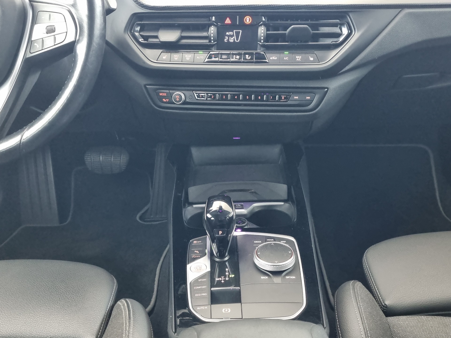 BMW 120i Sport Line-image-9