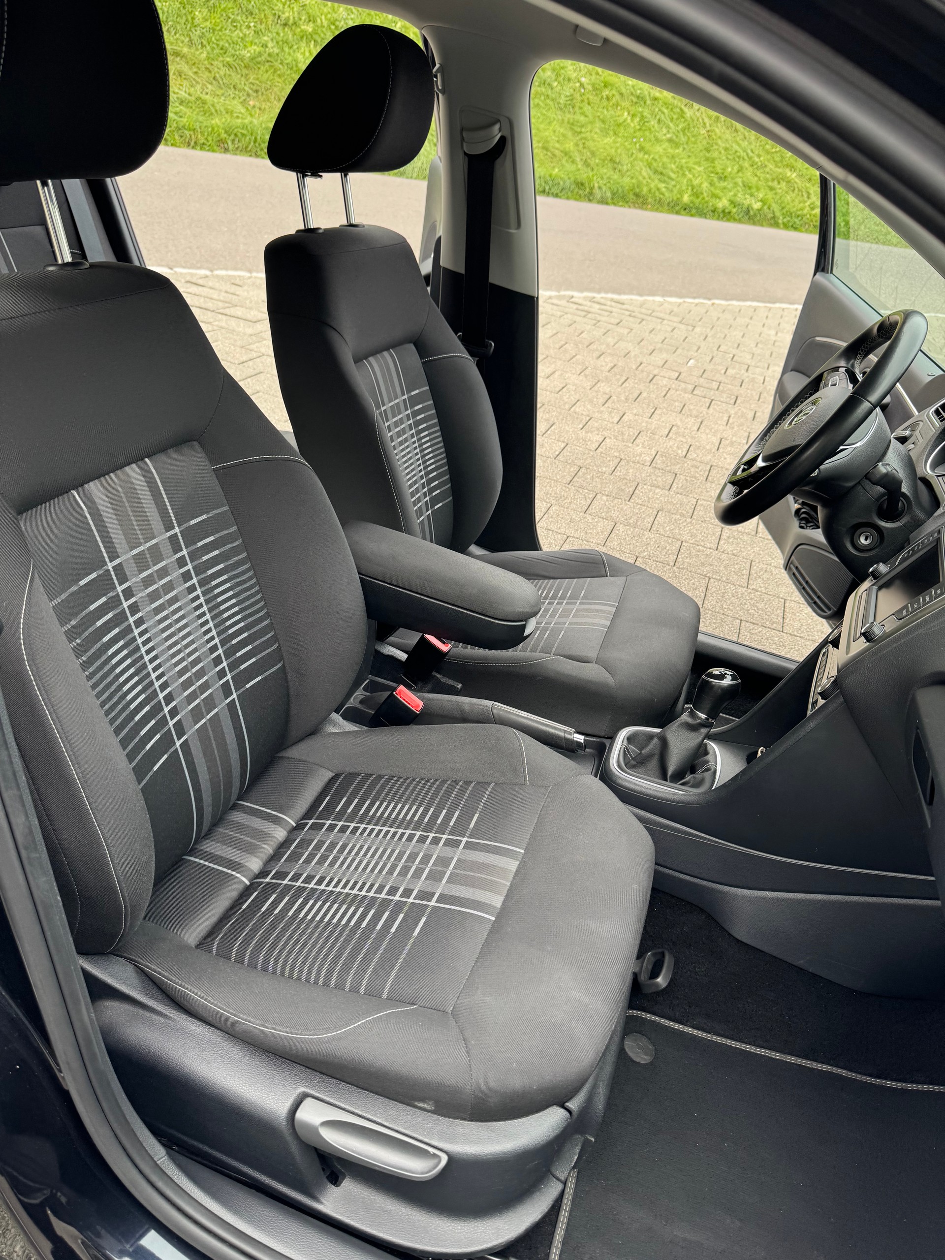 VW 1.2 TSI 110 BlueMT Lounge-image-3