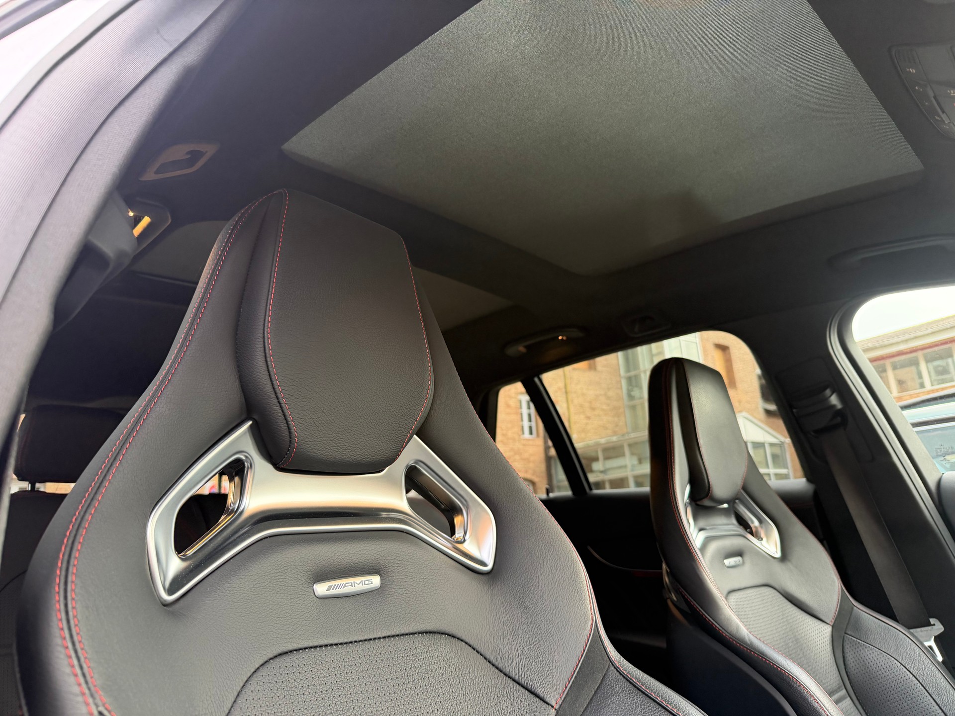 MERCEDES-BENZ C 43 AMG 4Matic 9G-Tronic-image-14