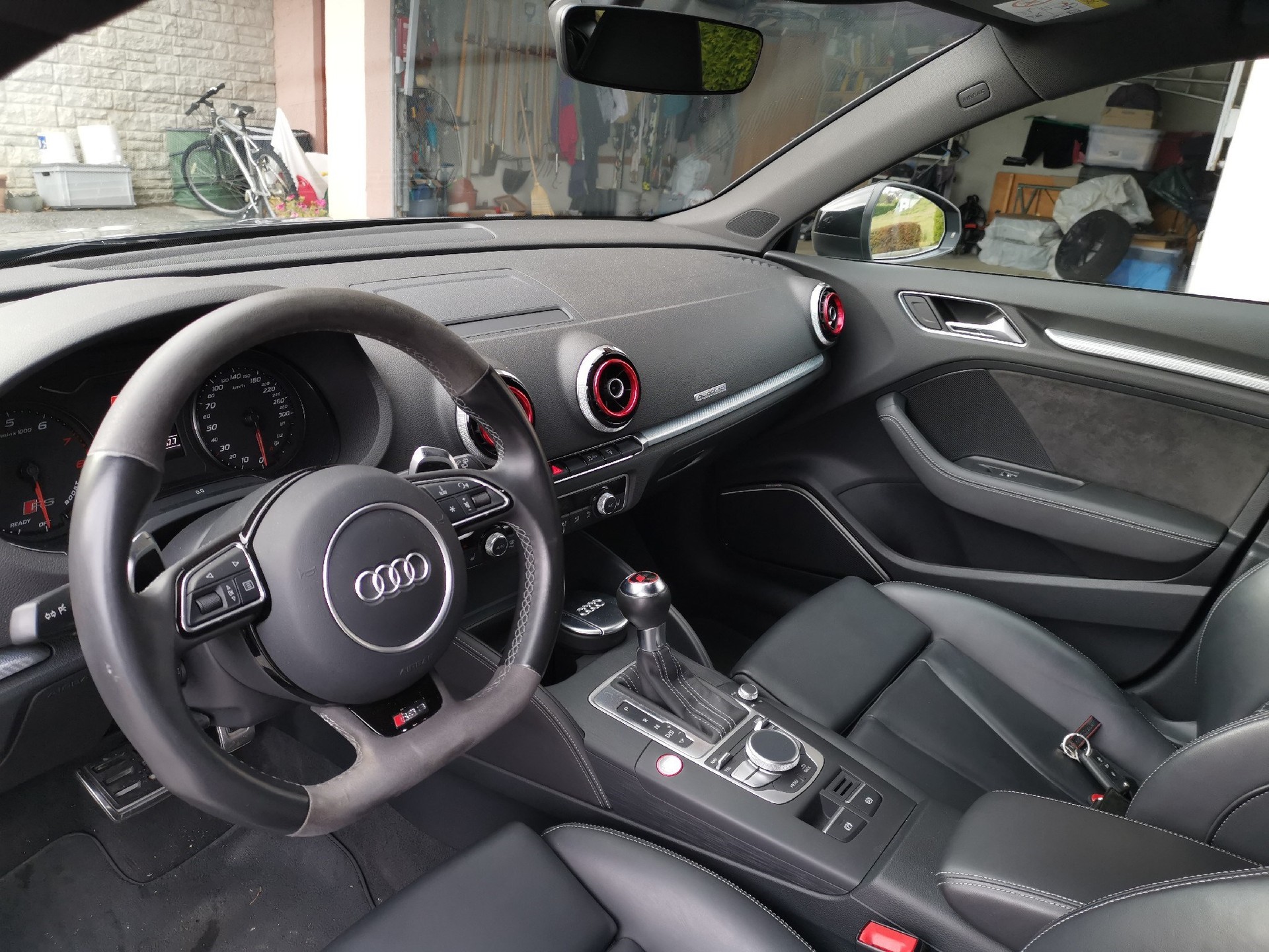 AUDI RS3 Sportback 2.5 TFSI quattro S-tronic-image-5