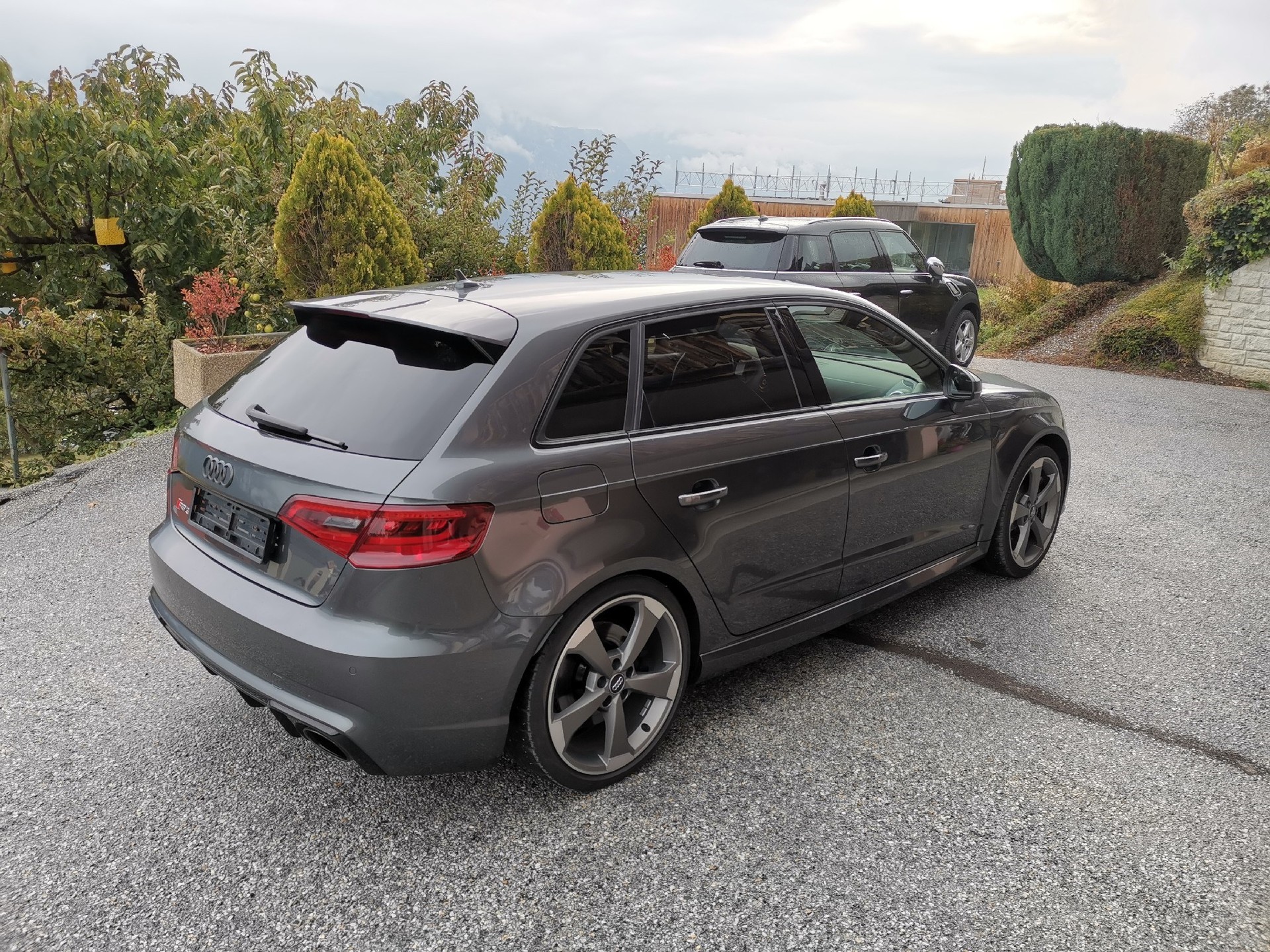 AUDI RS3 Sportback 2.5 TFSI quattro S-tronic-image-13