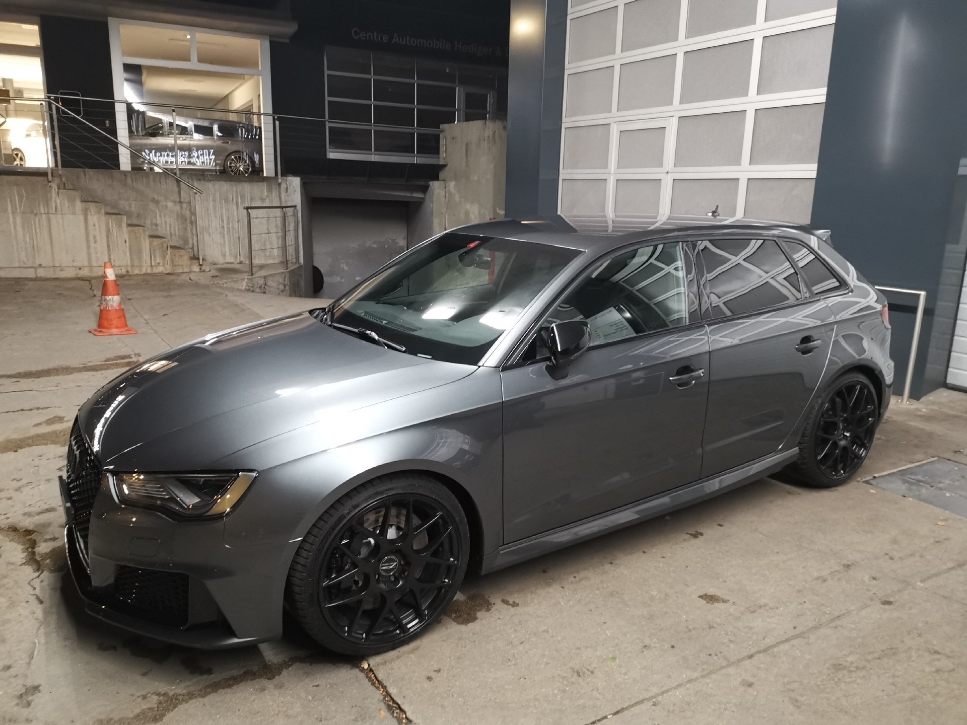 AUDI RS3 Sportback 2.5 TFSI quattro S-tronic-image-4