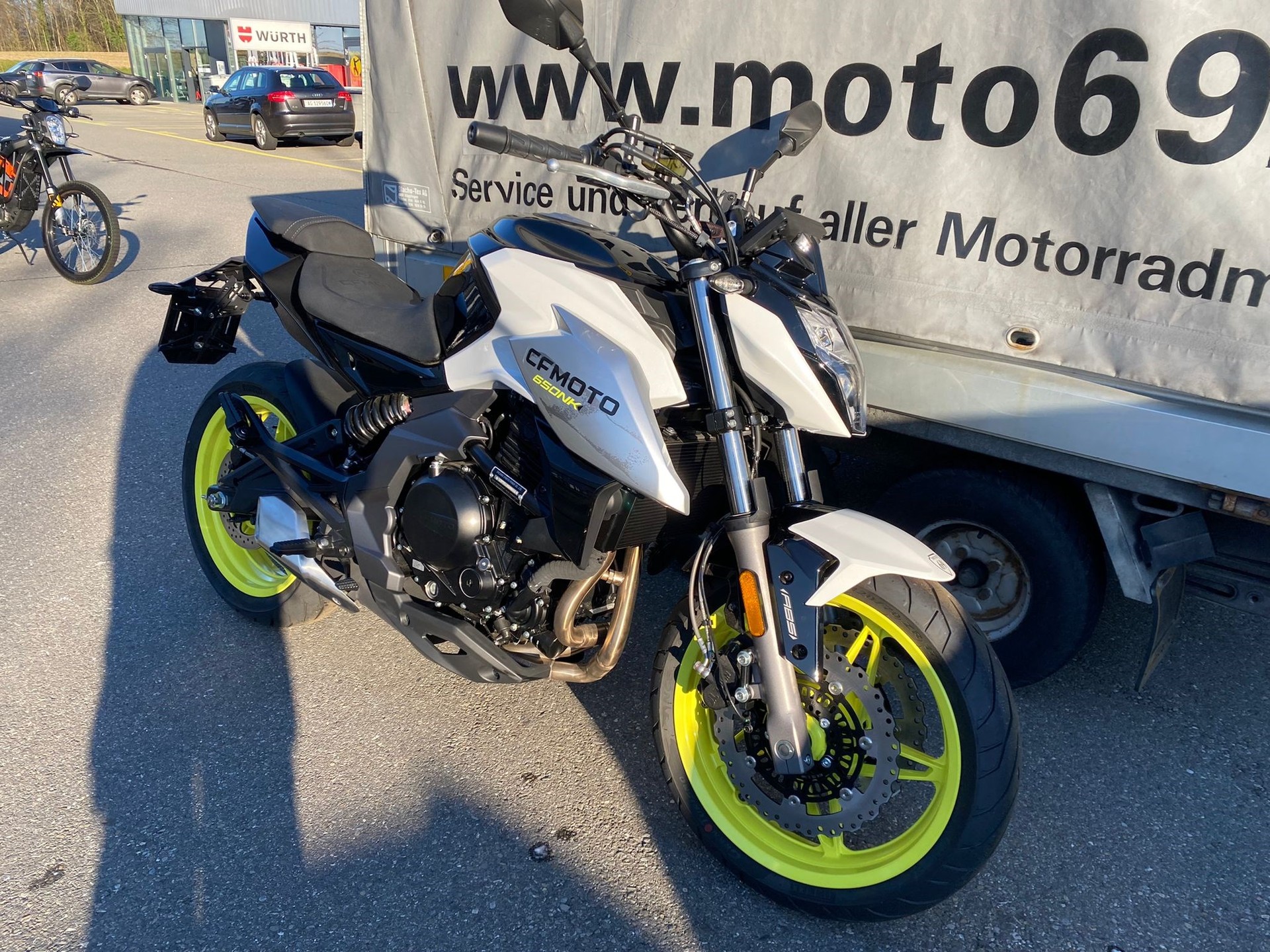 CF MOTO 650 NK-showroom-element-1