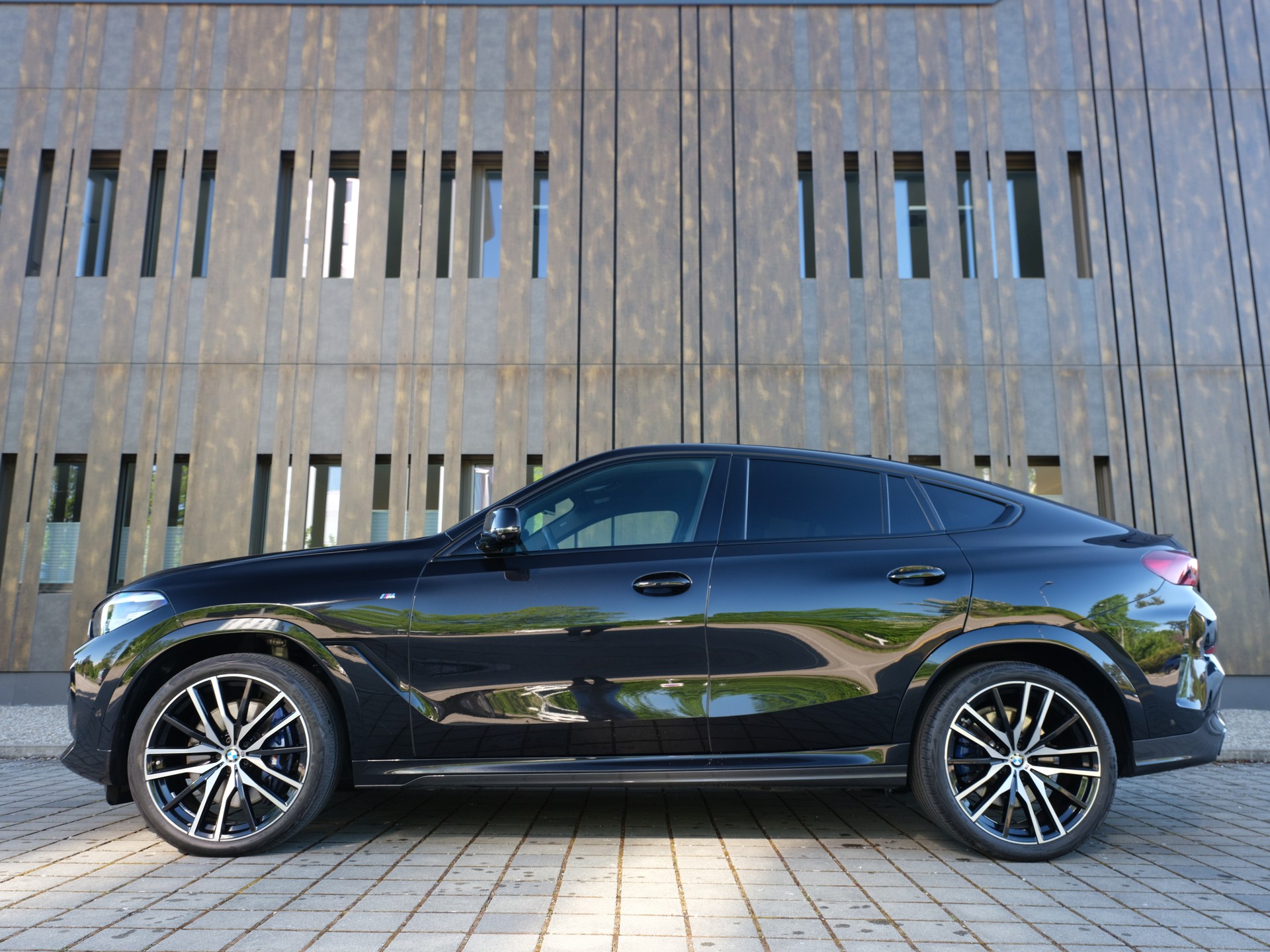 BMW X6 xDrive 30d M/// Sport Paket Steptronic-showroom-element-3