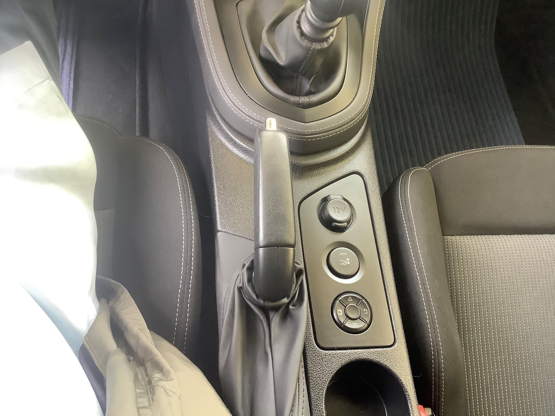 PEUGEOT RCZ 1.6 Turbo-image-15