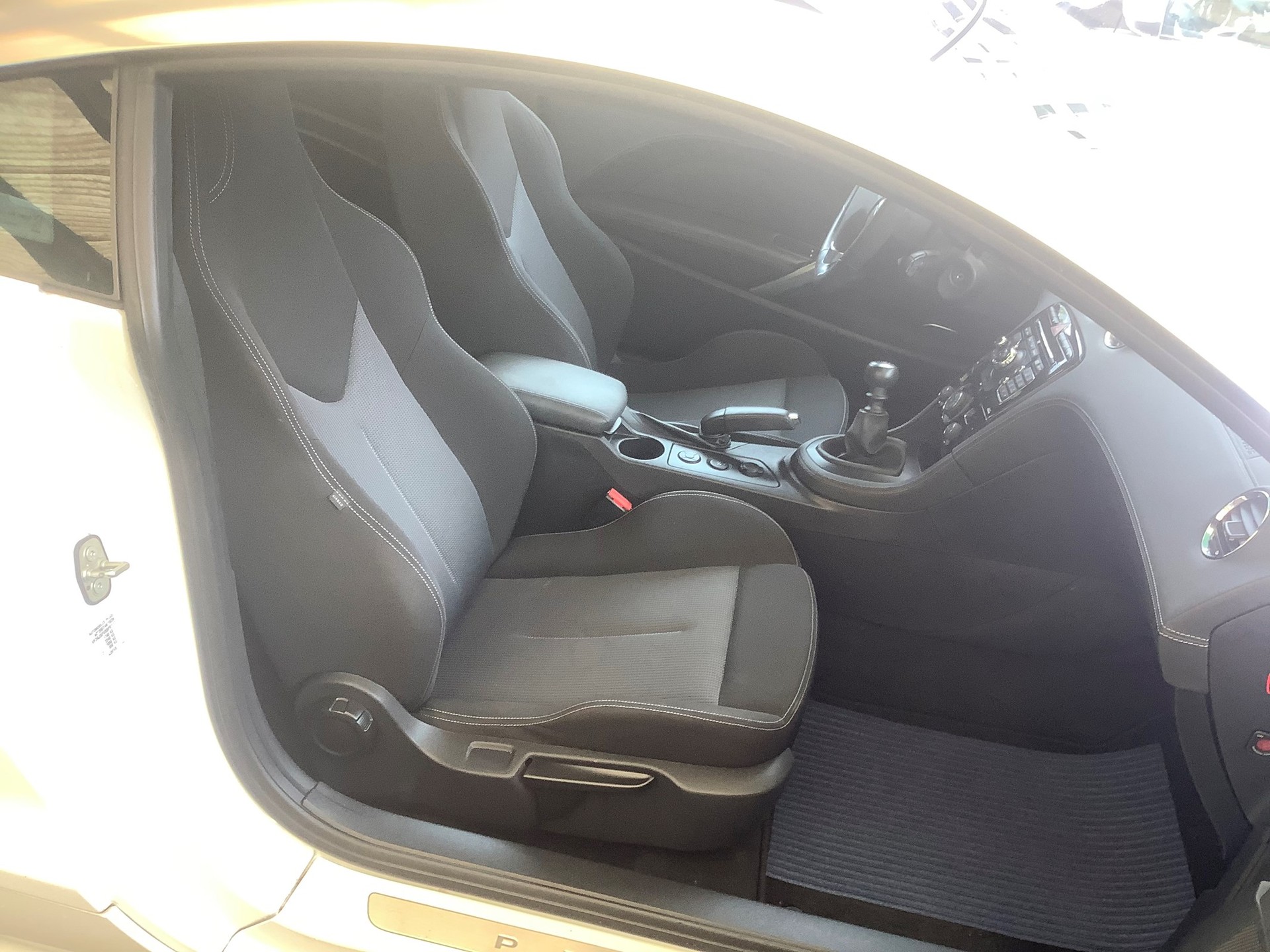 PEUGEOT RCZ 1.6 Turbo-image-6