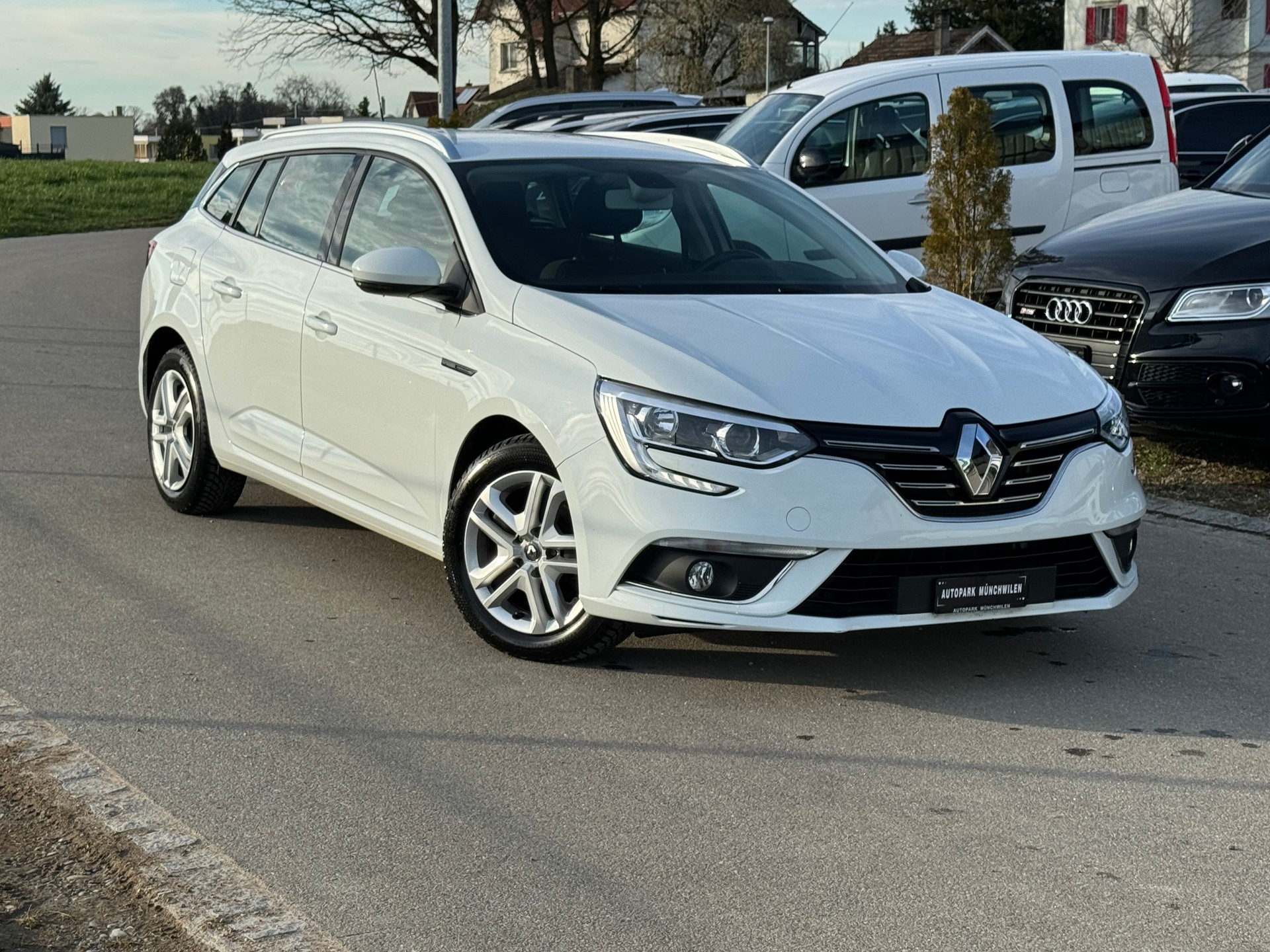 RENAULT Mégane Grandtour 1.5 dCi Business EDC-image-1