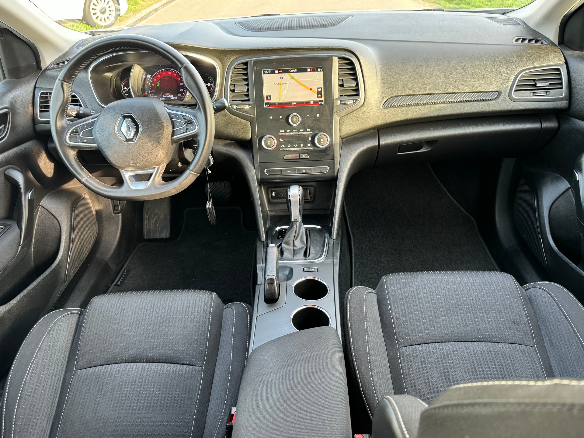 RENAULT Mégane Grandtour 1.5 dCi Business EDC-image-7