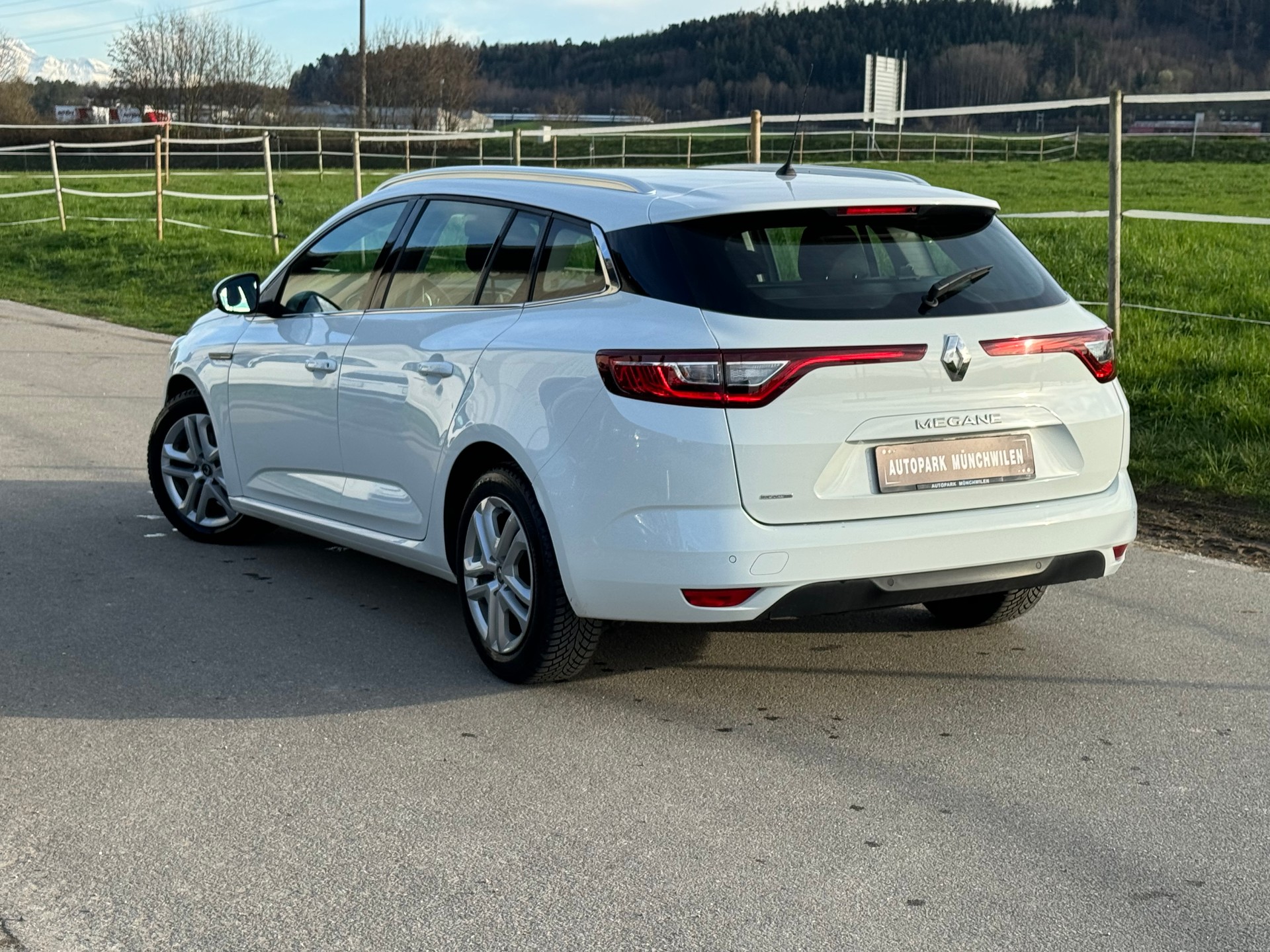 RENAULT Mégane Grandtour 1.5 dCi Business EDC-image-3