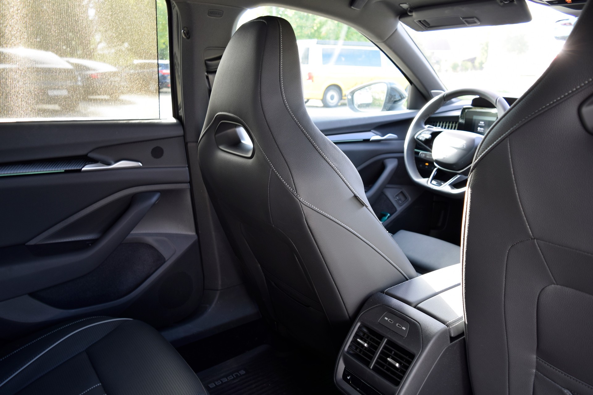SKODA OCTAVIA-image-8