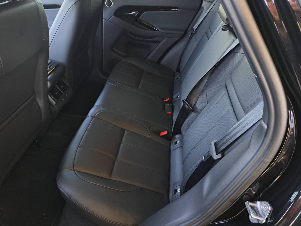 LAND ROVER Range Rover Evoque 1.5 T 270e Dynamic SE-image-9