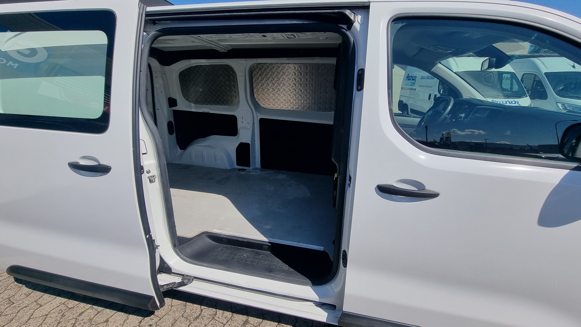 CITROEN Jumpy 2.0 BlueHDi 120 M Club EAT8-image-2