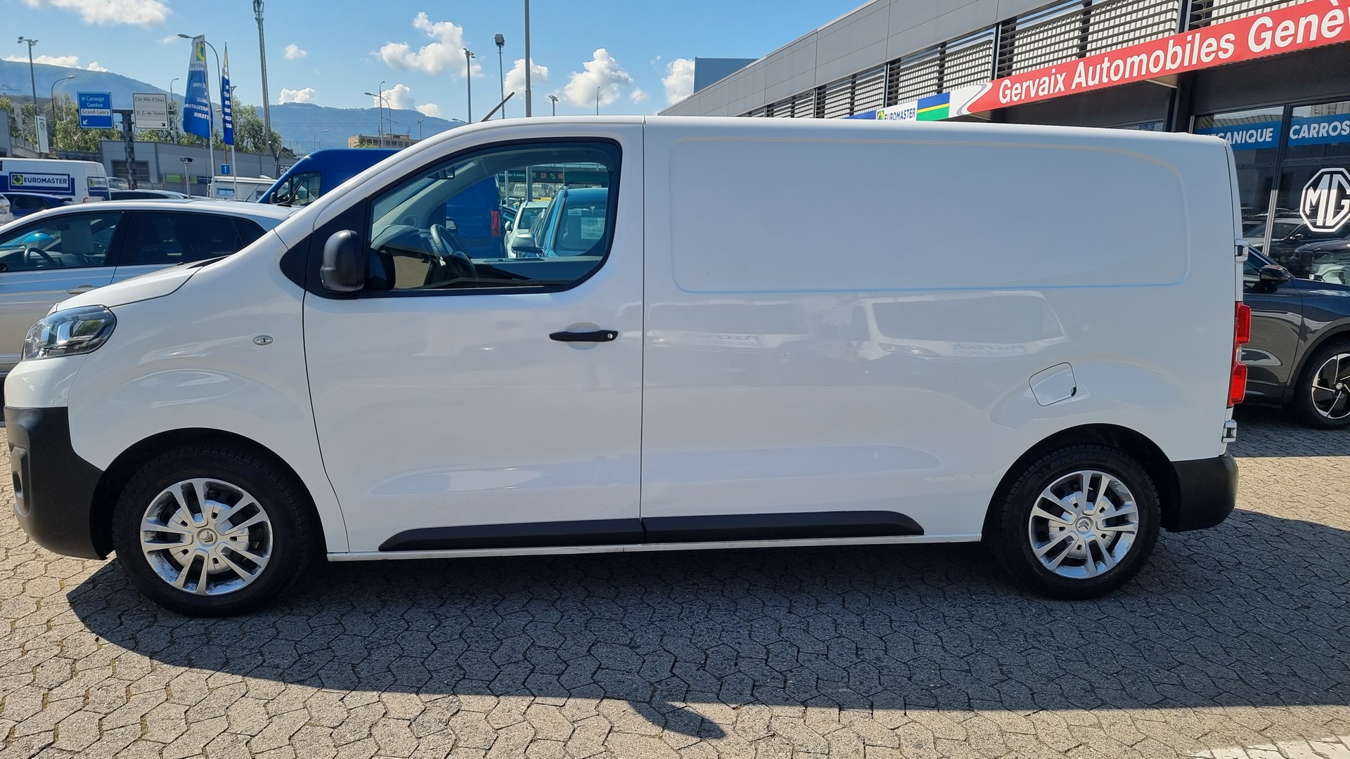 CITROEN Jumpy 2.0 BlueHDi 120 M Club EAT8-image-1