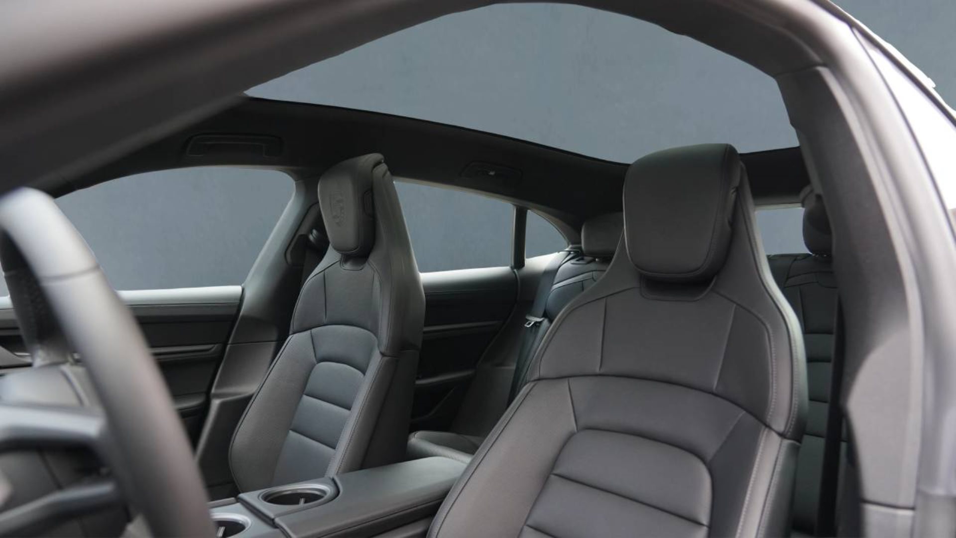 PORSCHE Taycan 4S Cross Turismo-image-4