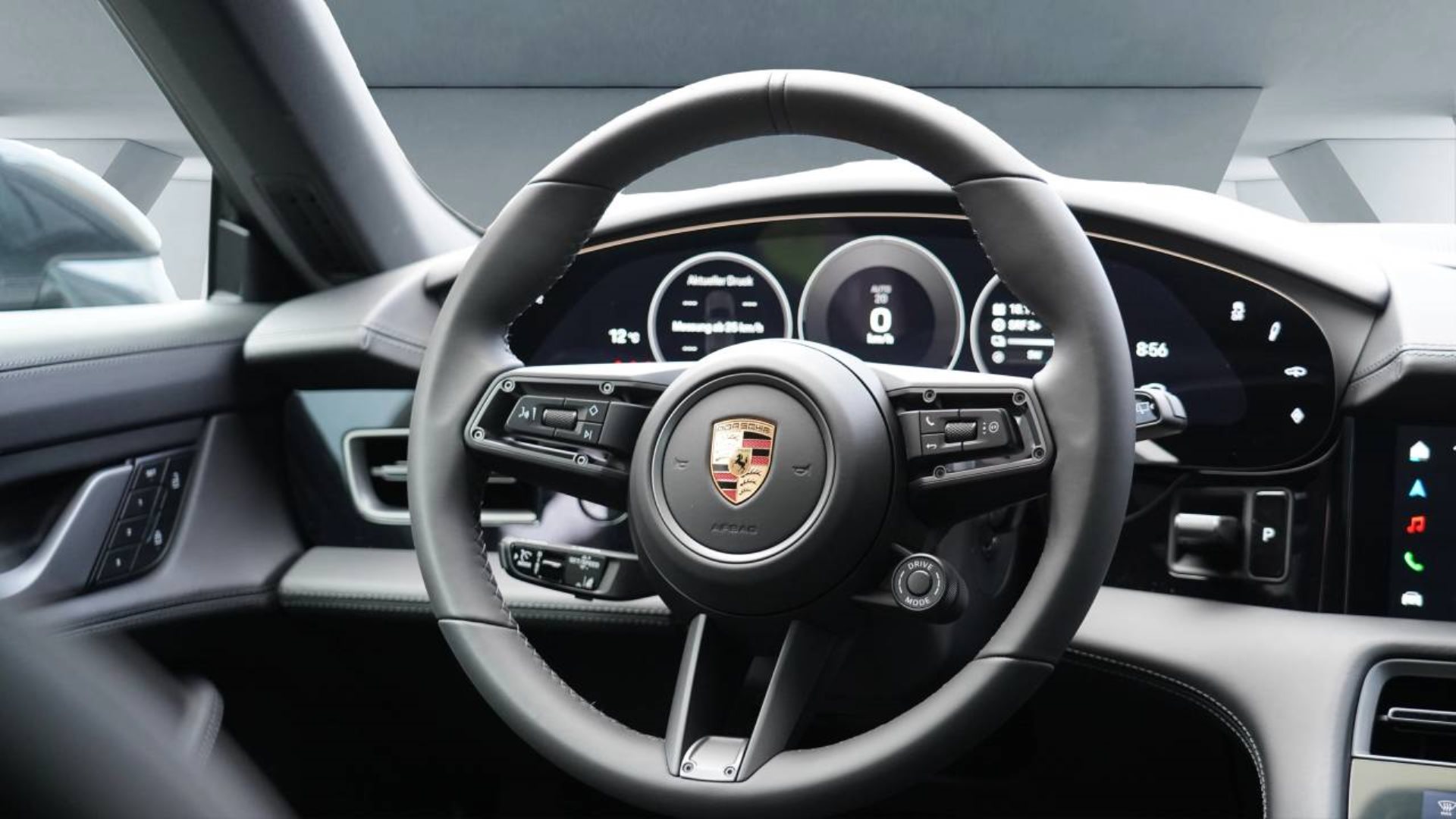 PORSCHE Taycan 4S Cross Turismo-image-11