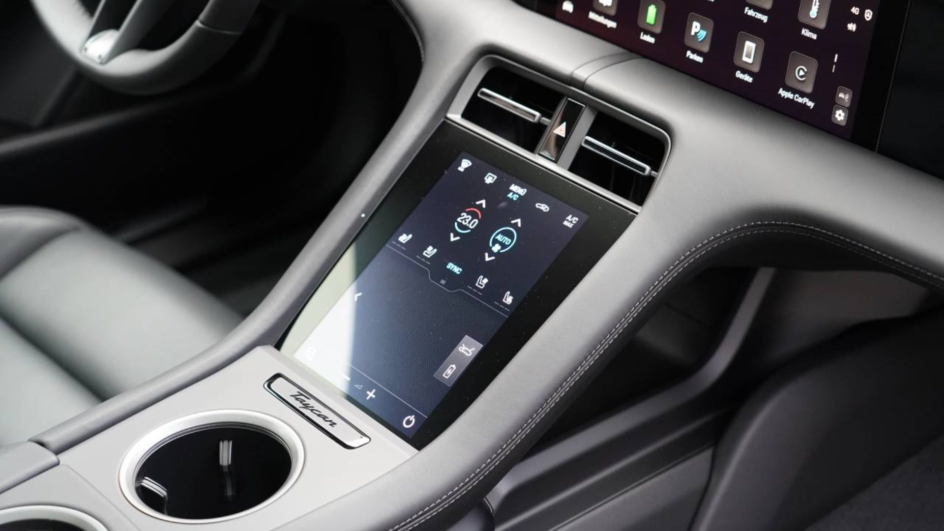 PORSCHE Taycan 4S Cross Turismo-image-19