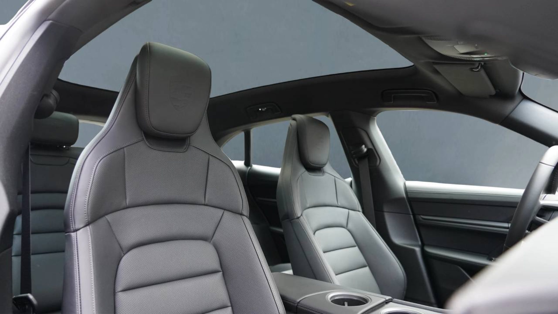 PORSCHE Taycan 4S Cross Turismo-image-14