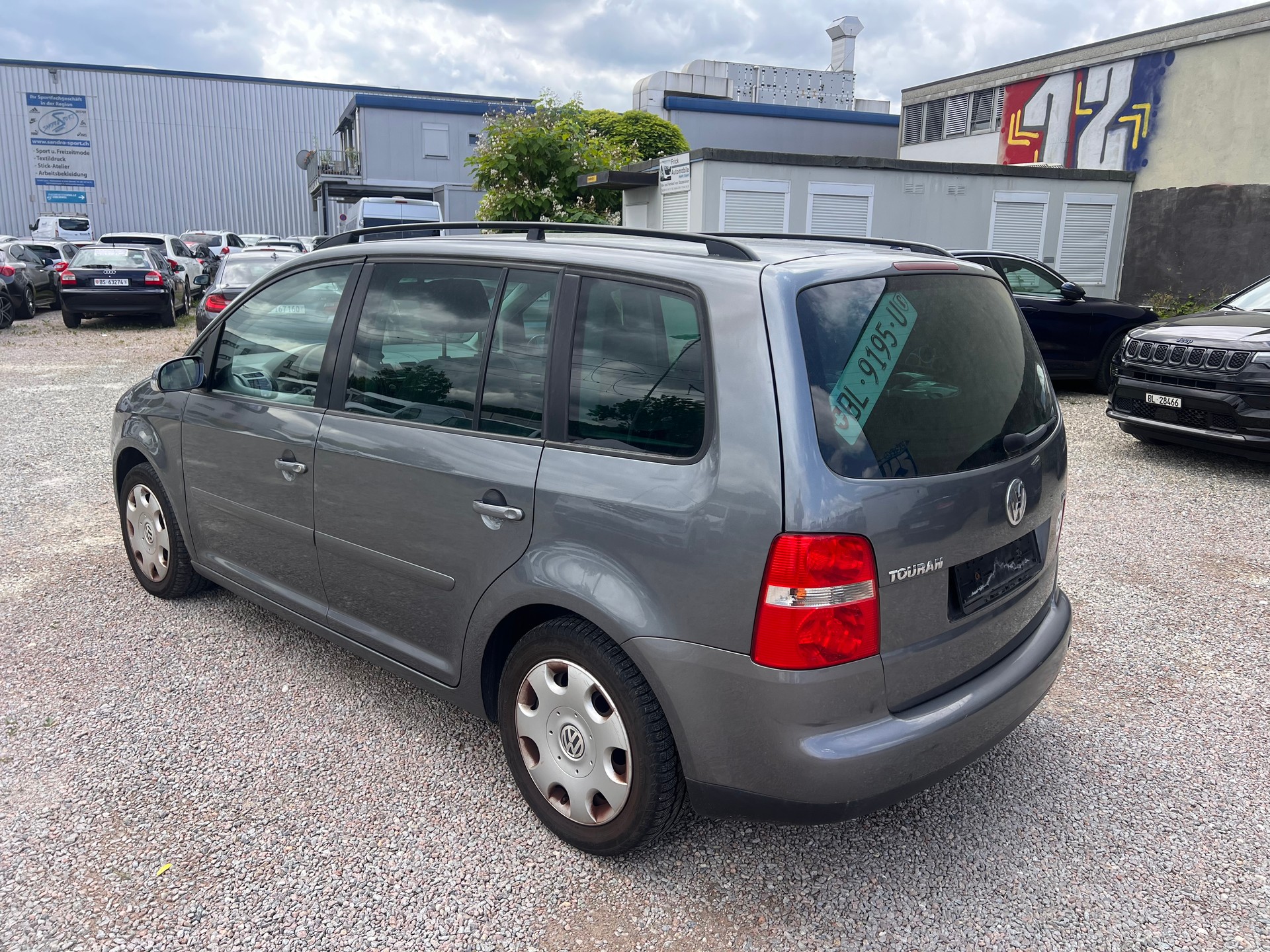 VW Touran 2.0 TDI Trendline-image-4