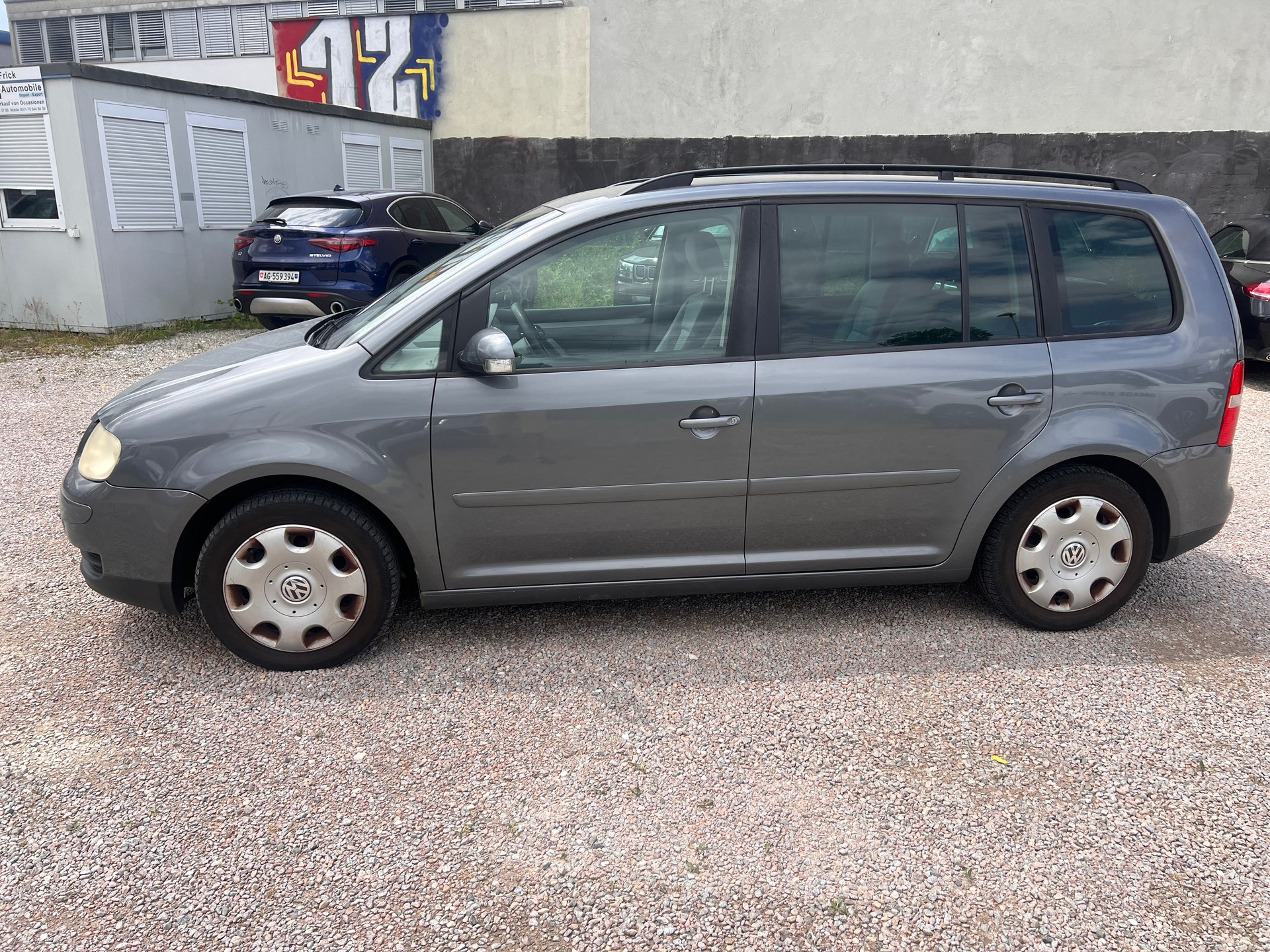 VW Touran 2.0 TDI Trendline-image-7
