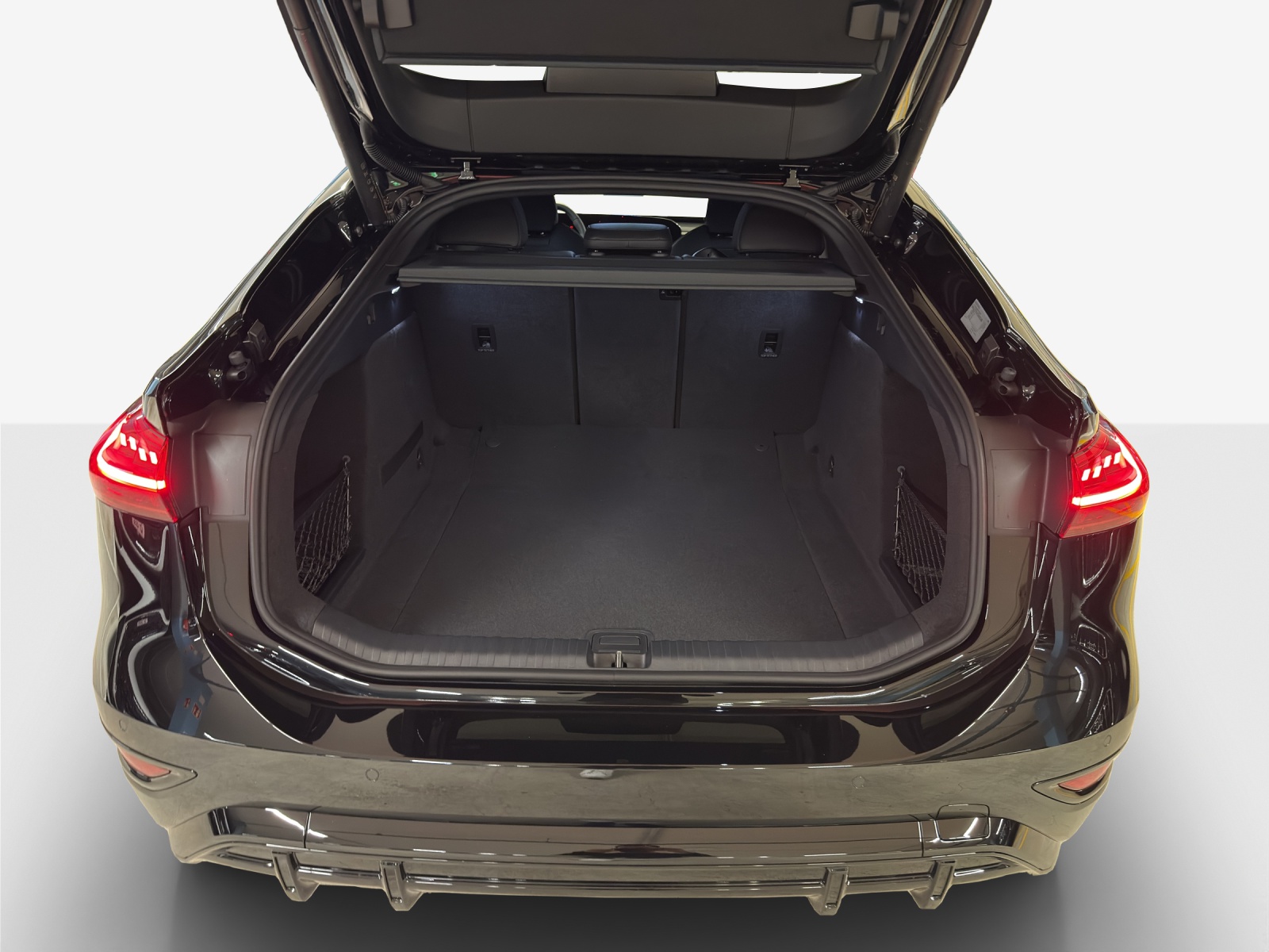 AUDI A6 Sportback e-tron quattro-image-12