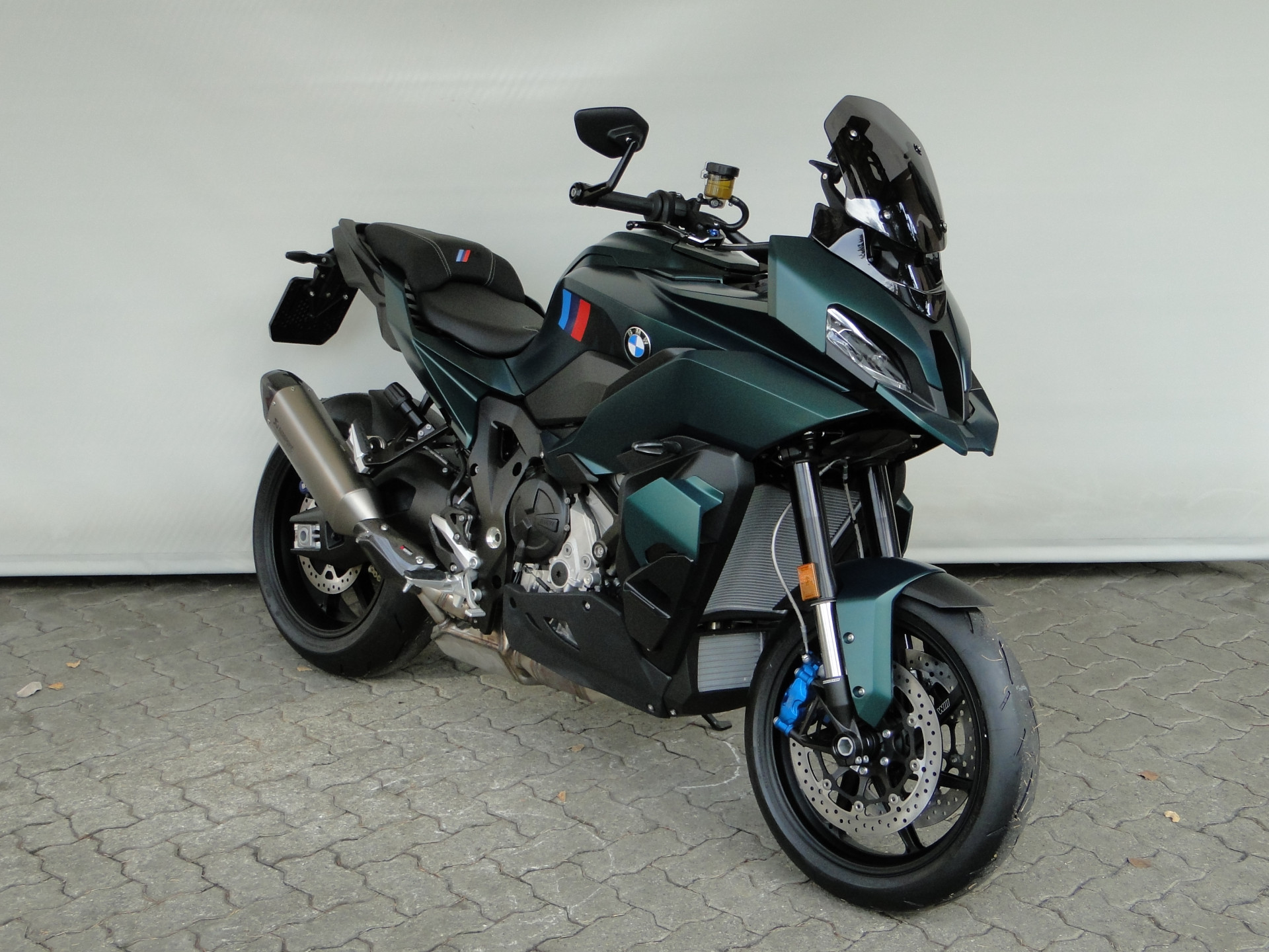 BMW M 1000 XR 5 Jahre Garantie-showroom-element-1