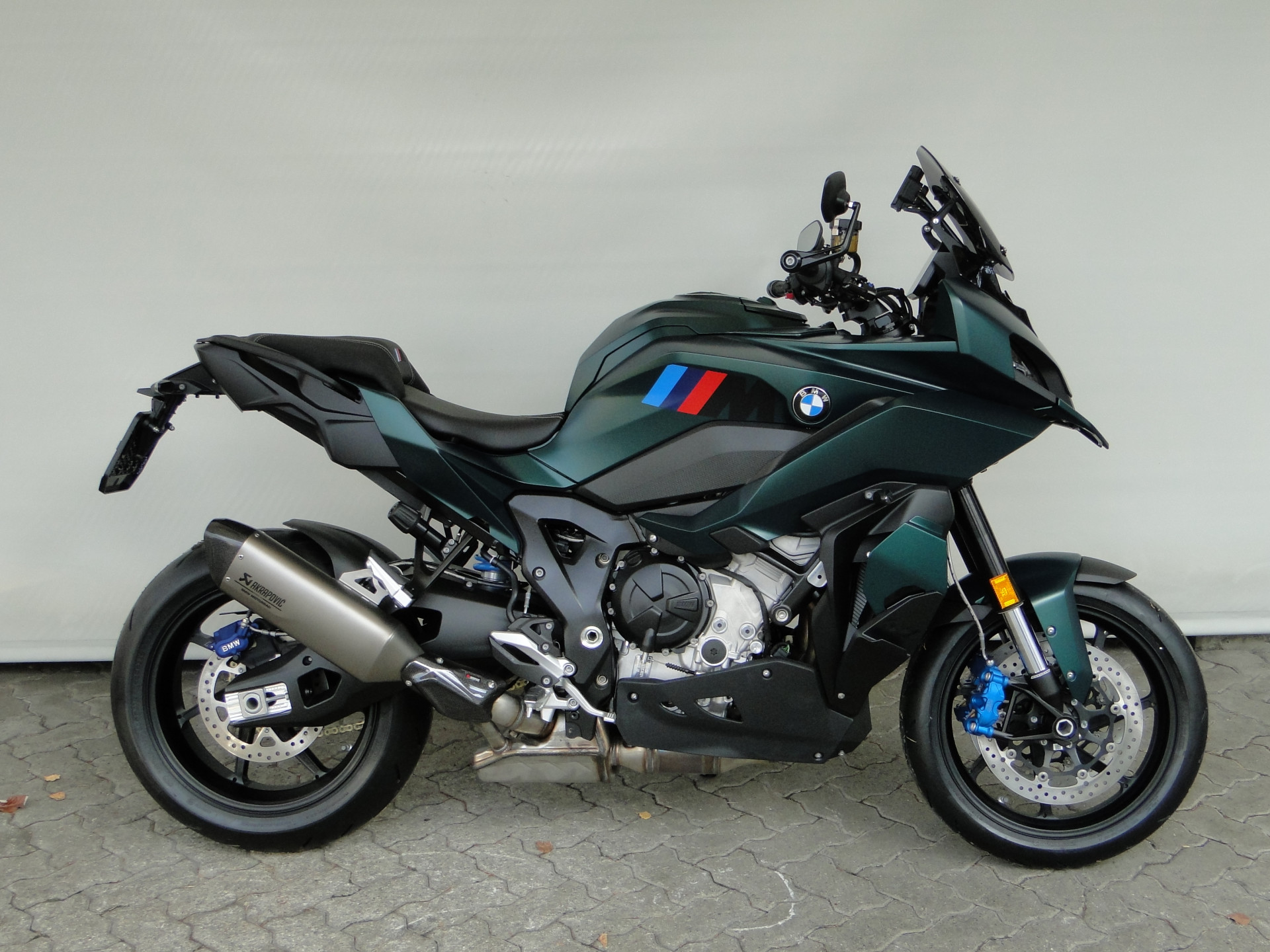 BMW M 1000 XR 5 Jahre Garantie-showroom-element-2