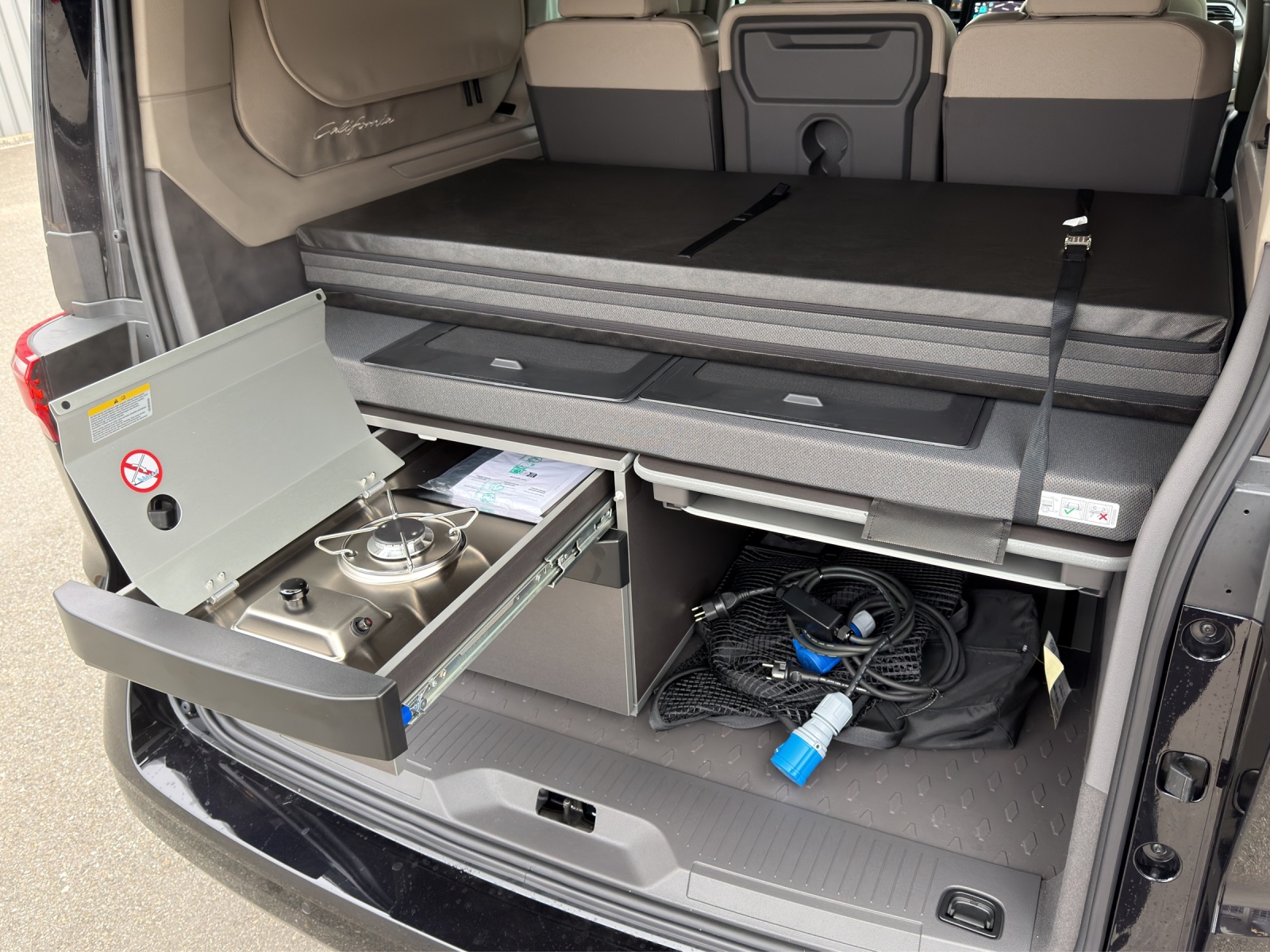 VW California 2.0 TDI Beach Camper Liberty-image-14