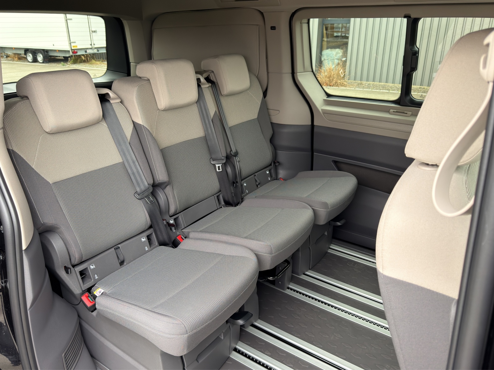 VW California 2.0 TDI Beach Camper Liberty-image-13