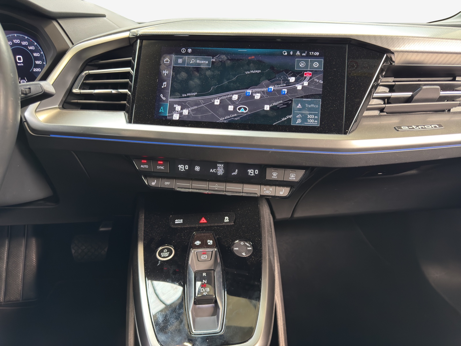 AUDI Q4 e-tron 50 quattro-image-11
