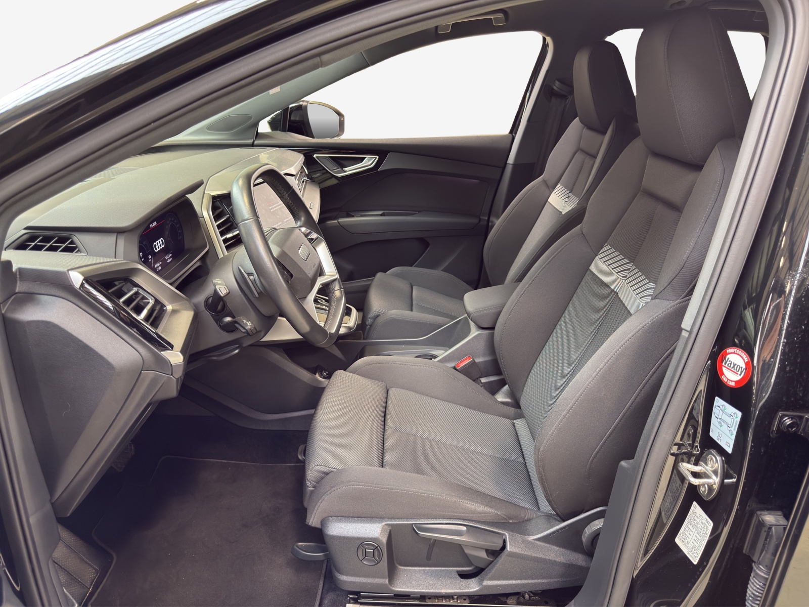 AUDI Q4 e-tron 50 quattro-image-8