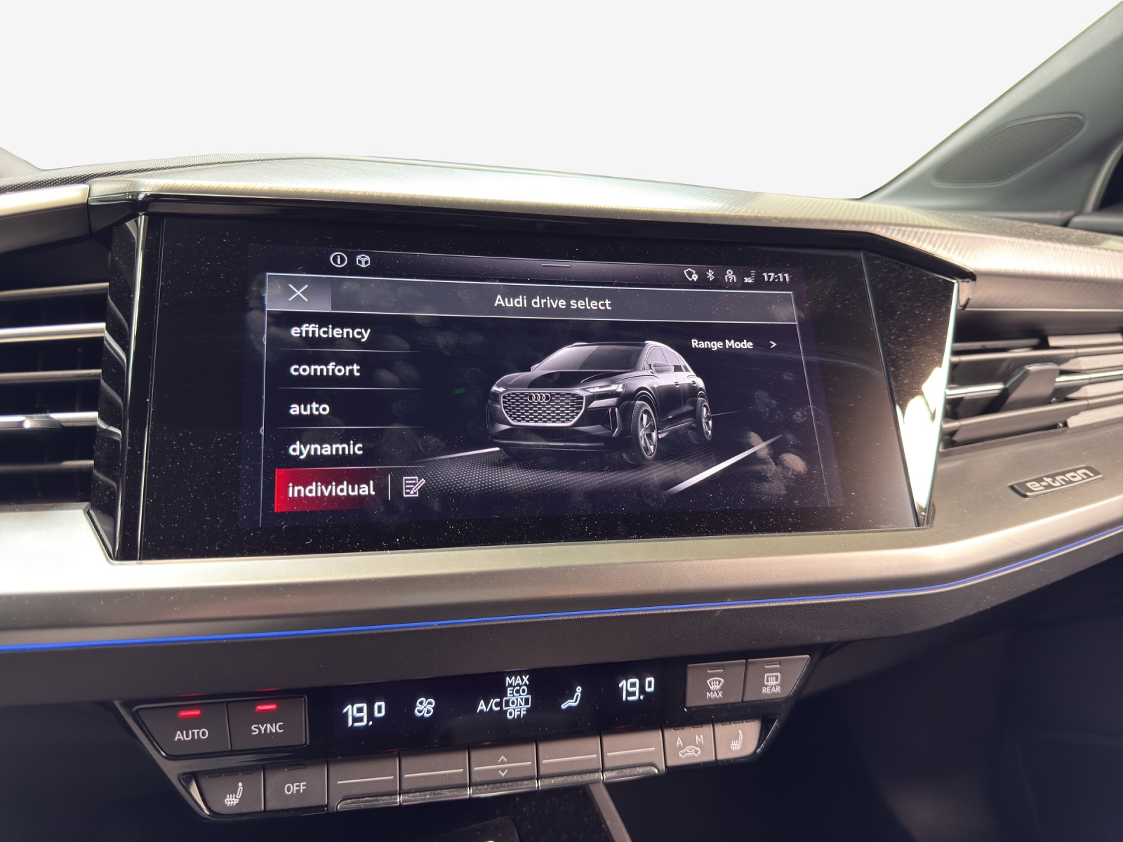 AUDI Q4 e-tron 50 quattro-image-16
