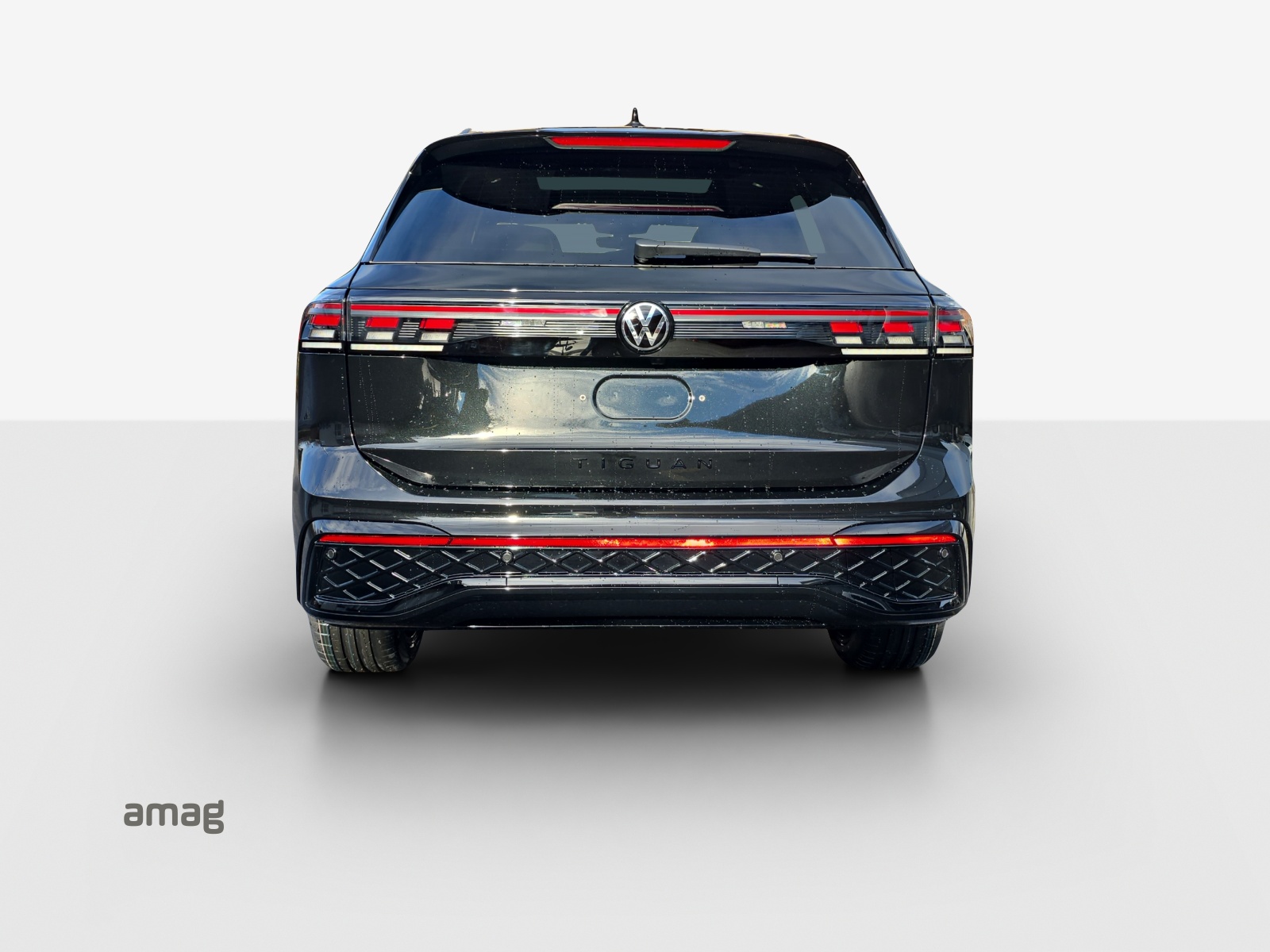 VW Tiguan 2.0 TSI DSG R-Line 4Motion-image-3