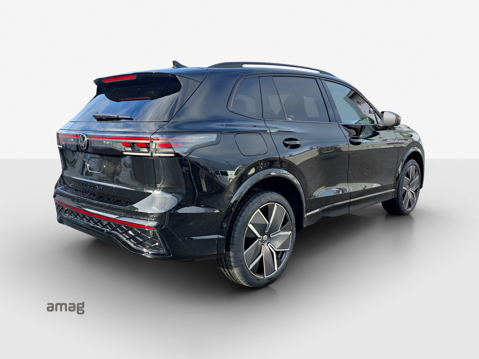 VW Tiguan 2.0 TSI DSG R-Line 4Motion-image-4