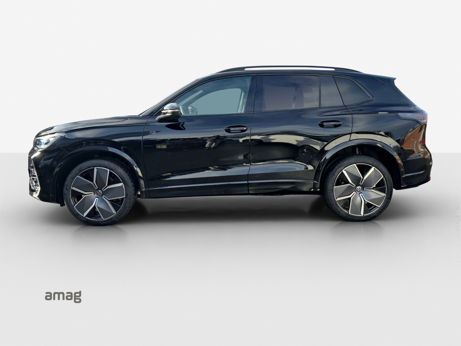 VW Tiguan 2.0 TSI DSG R-Line 4Motion-image-1