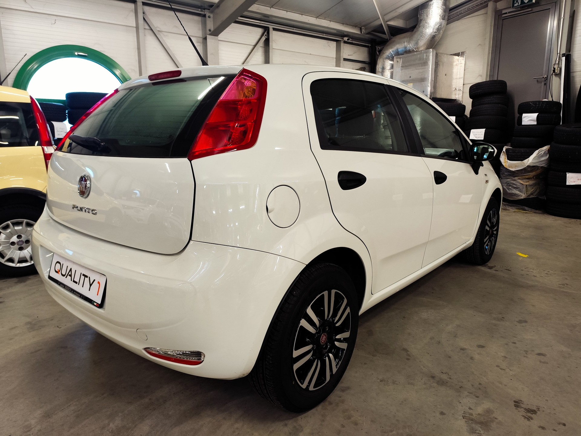 FIAT Punto 1.4 Lounge-image-2