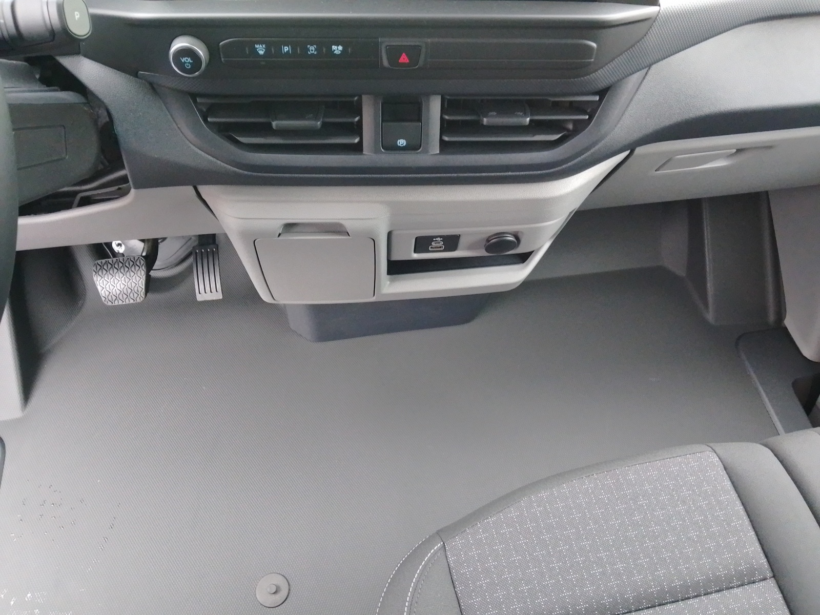 FORD Transit Custom Van 320 L1 2.0 EcoBlue 136 Trend-image-10
