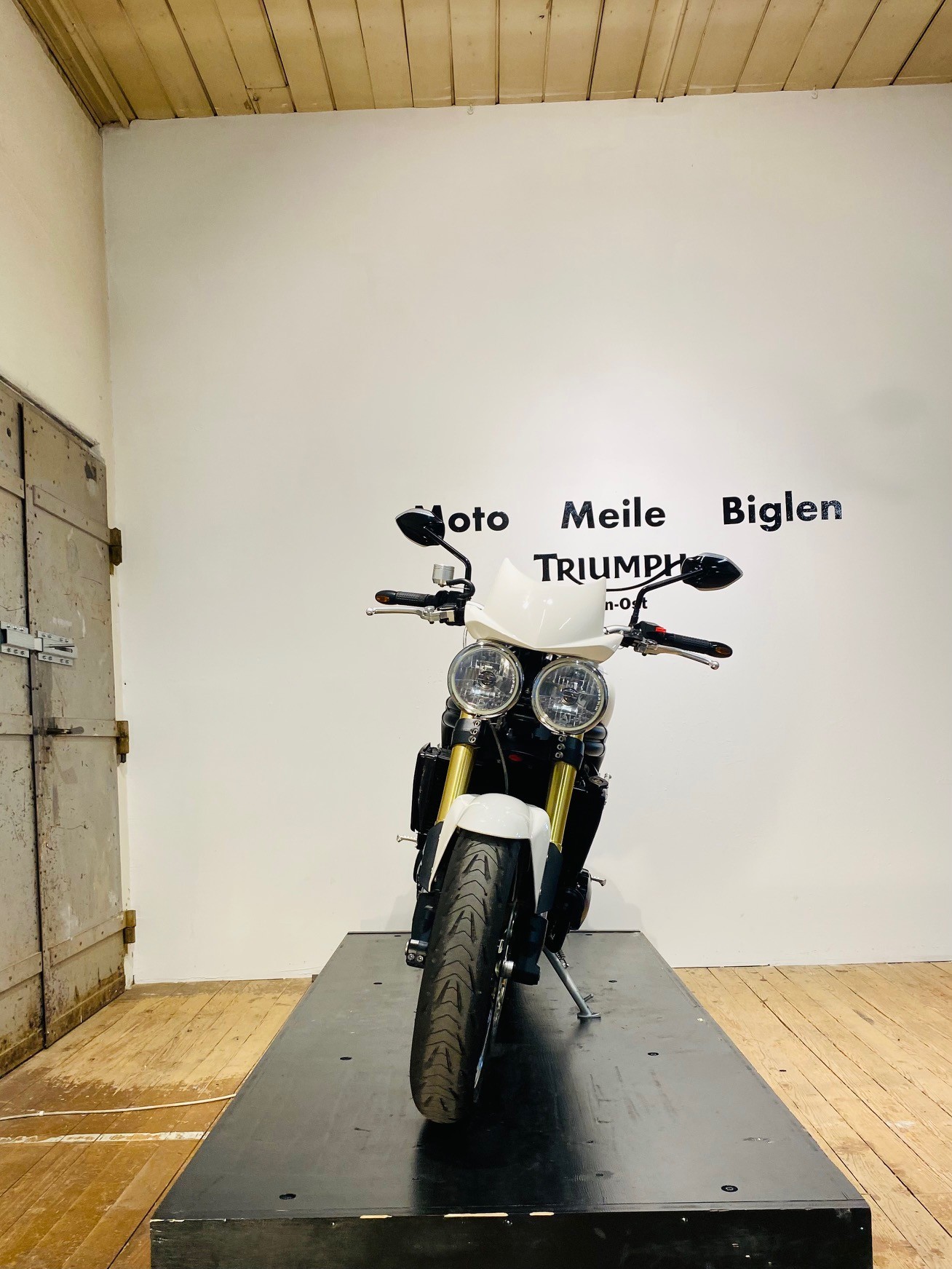 TRIUMPH Speed Triple 1050-showroom-element-3