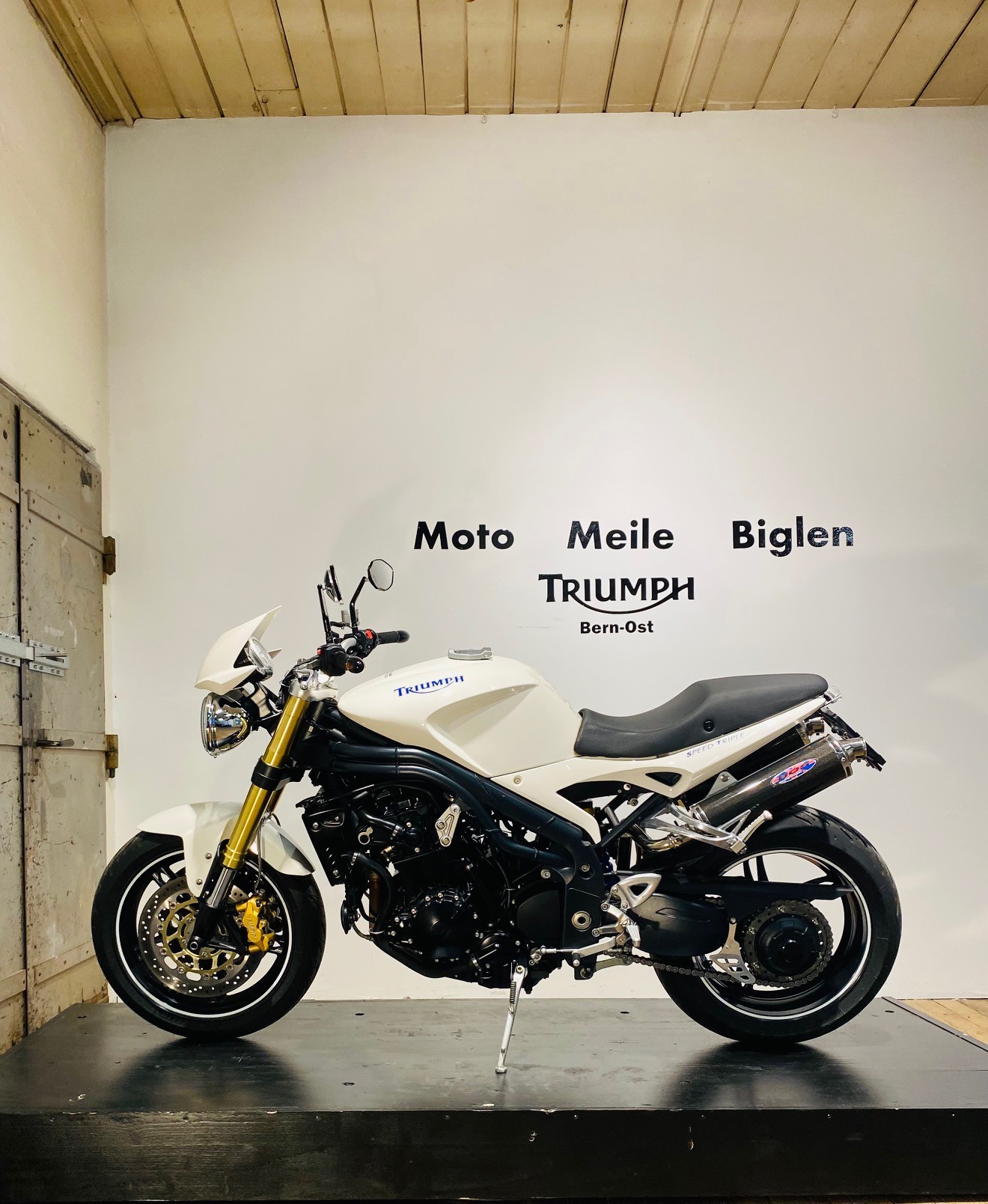 TRIUMPH Speed Triple 1050-showroom-element-1