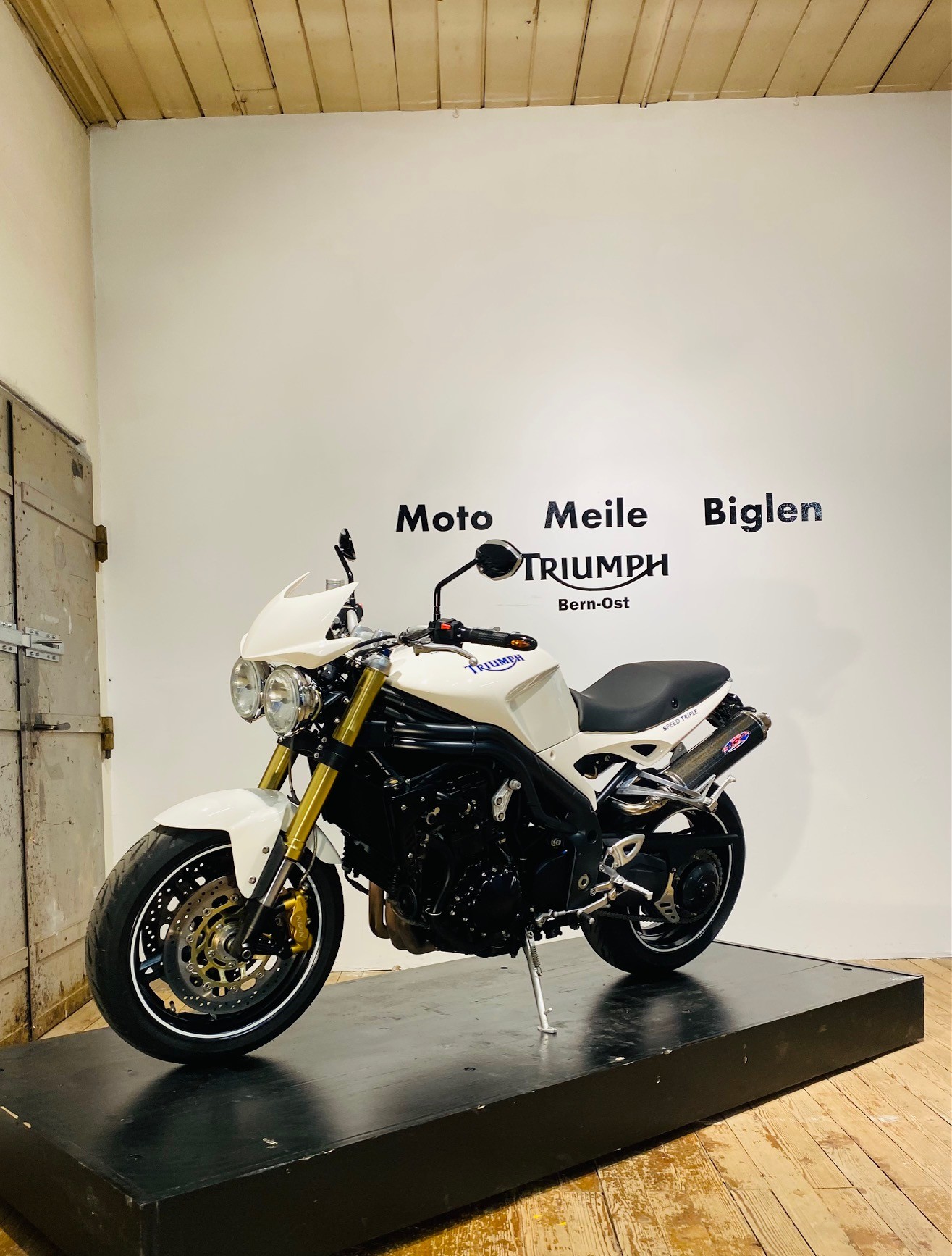 TRIUMPH Speed Triple 1050-showroom-element-2