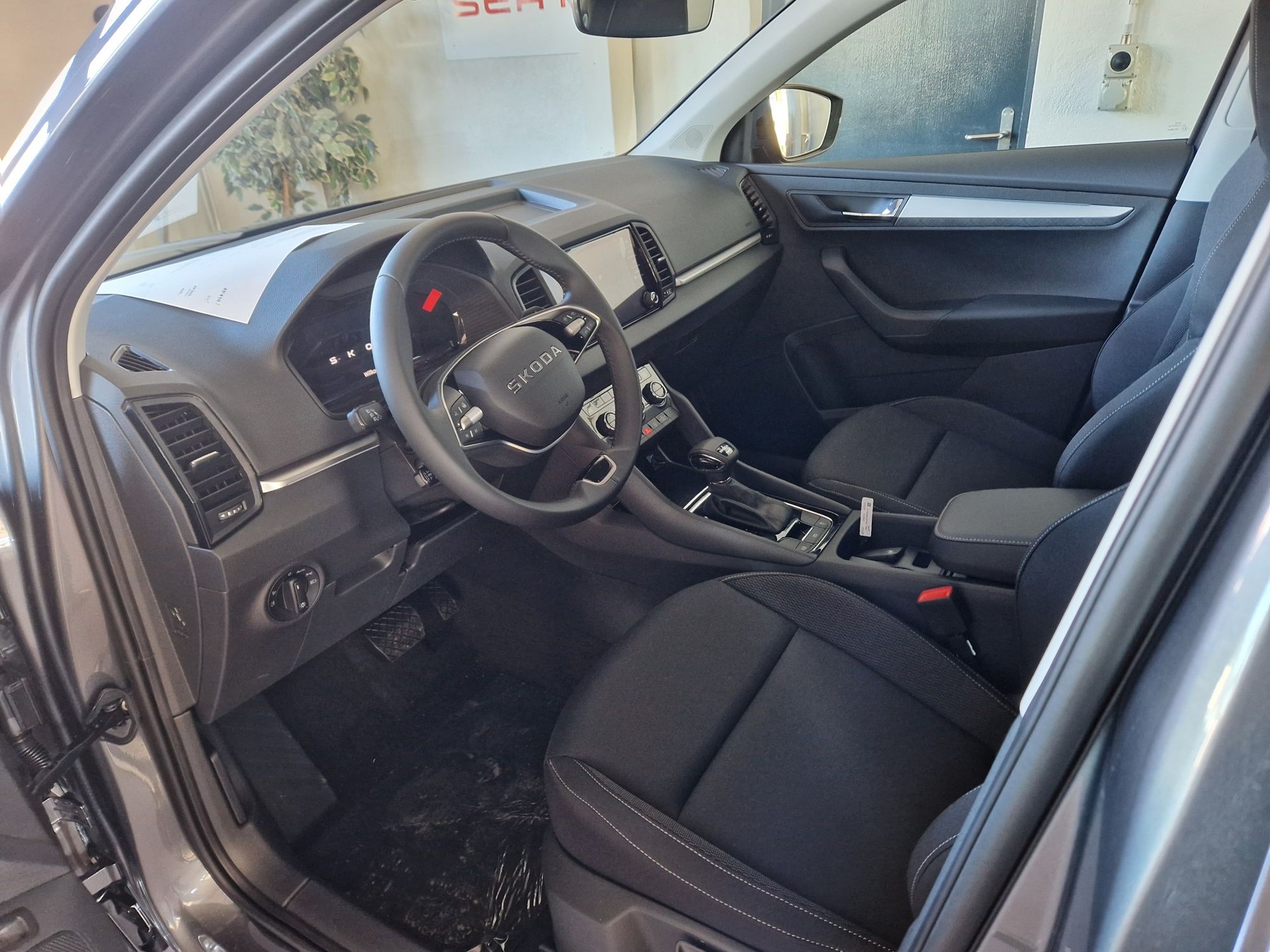 SKODA Karoq 2.0 TDI CR Selection 4x4 DSG-image-6
