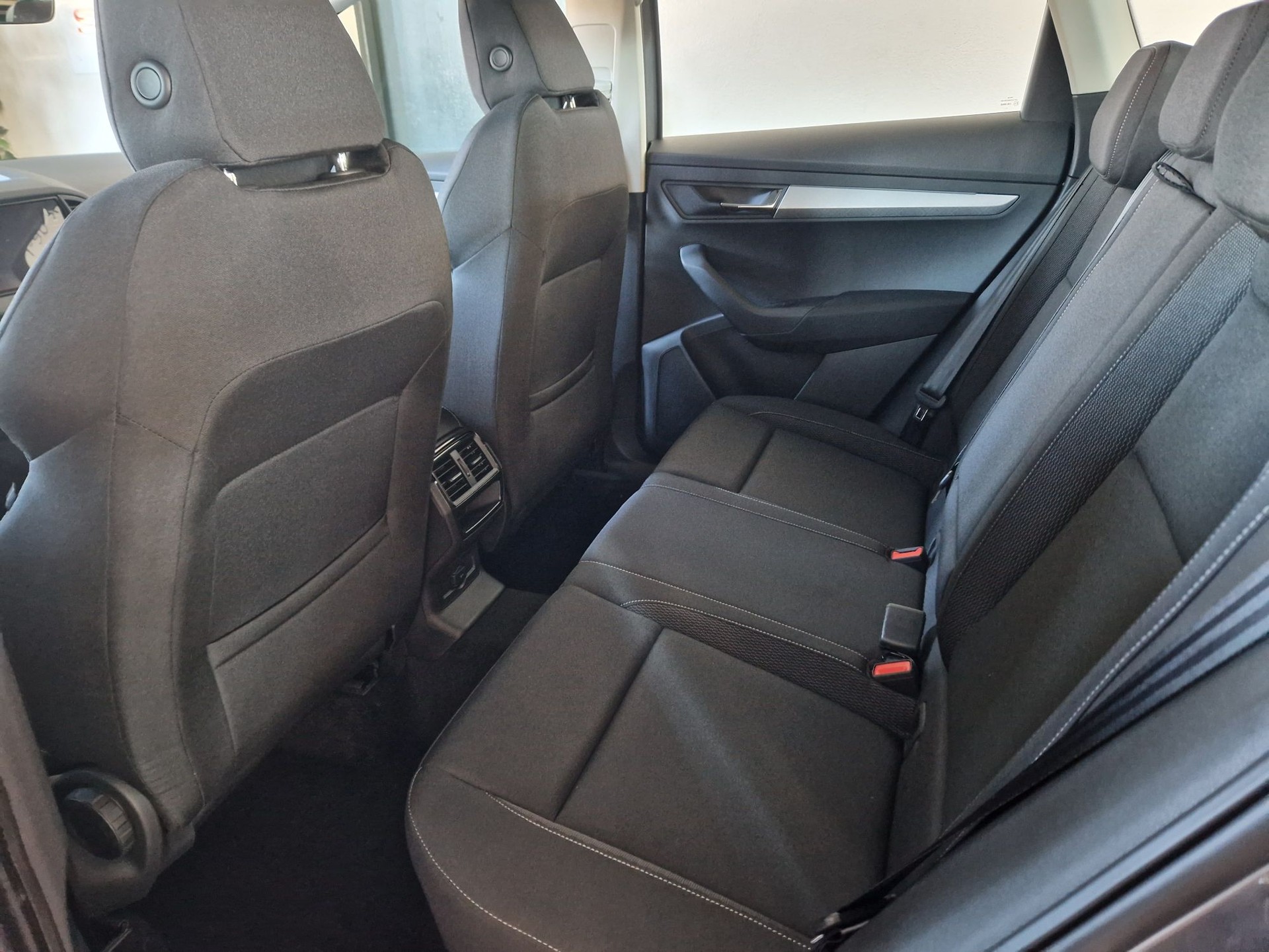 SKODA Karoq 2.0 TDI CR Selection 4x4 DSG-image-7
