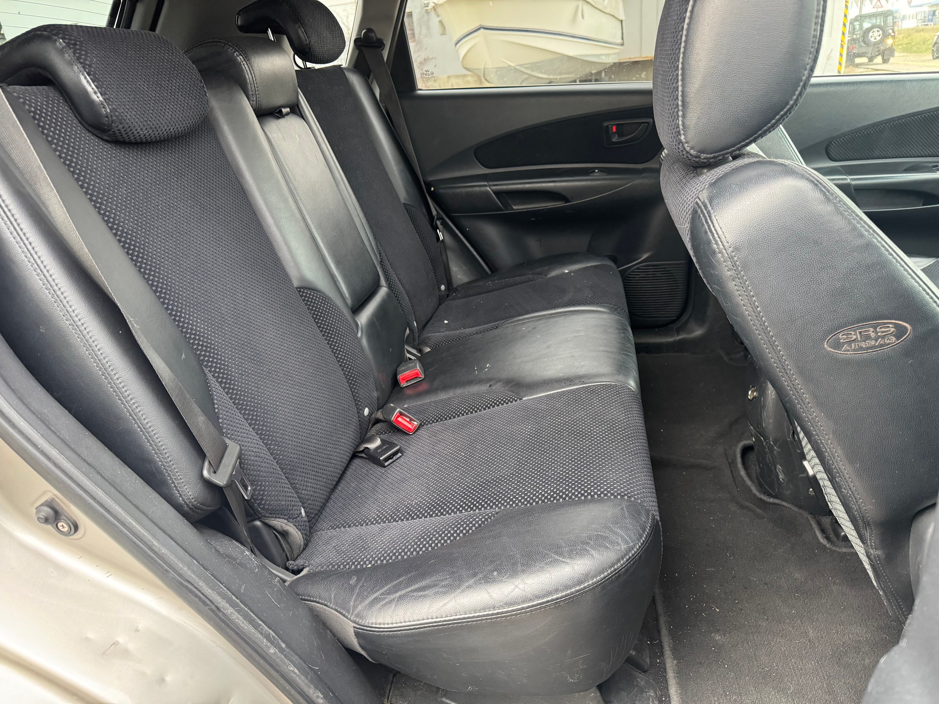 HYUNDAI Tucson 2.0 CRDi VGT Premium 4WD-image-6