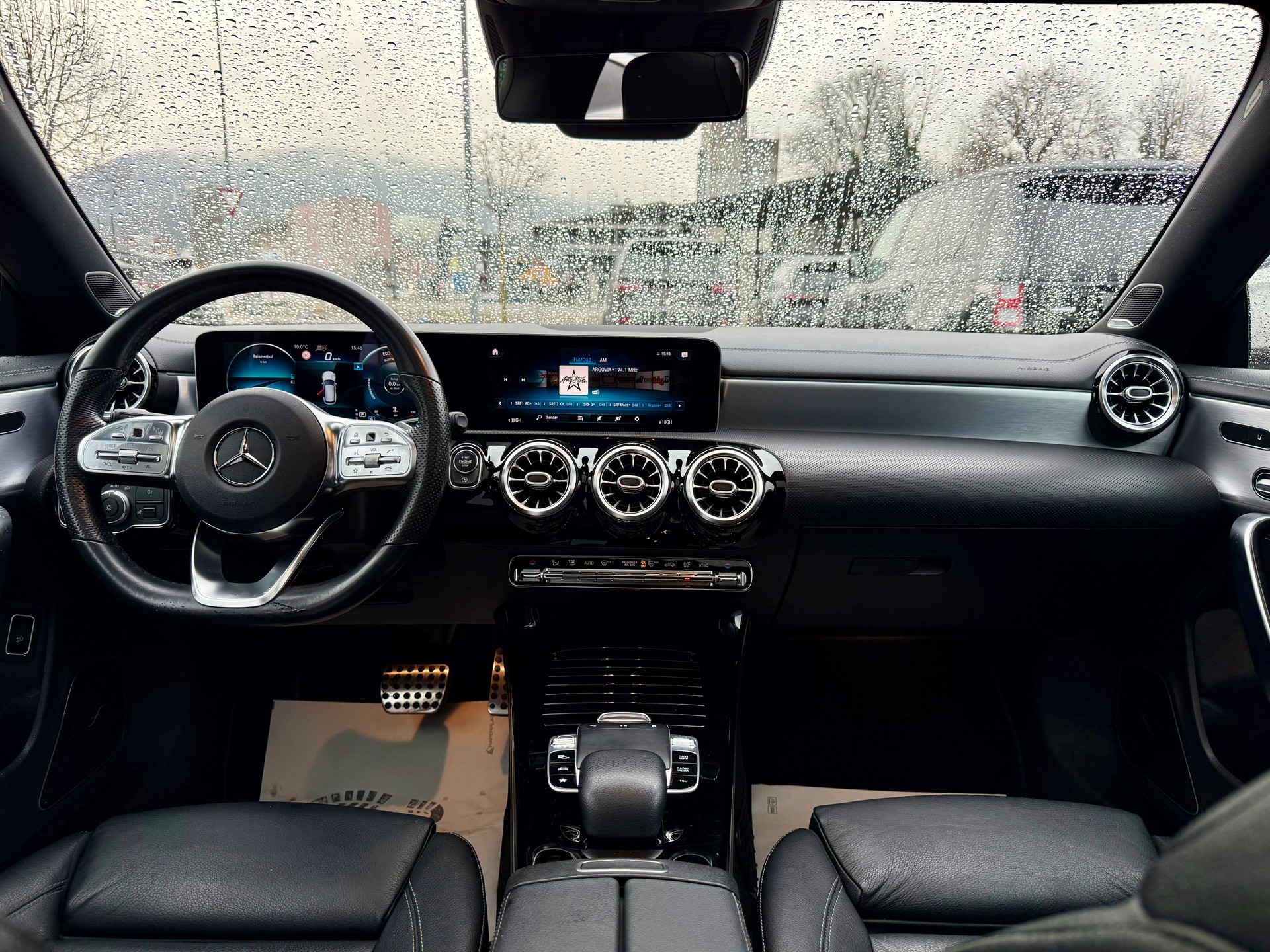 MERCEDES-BENZ CLA Shooting Brake 250 4Matic 7G-DCT AMG Line-image-5